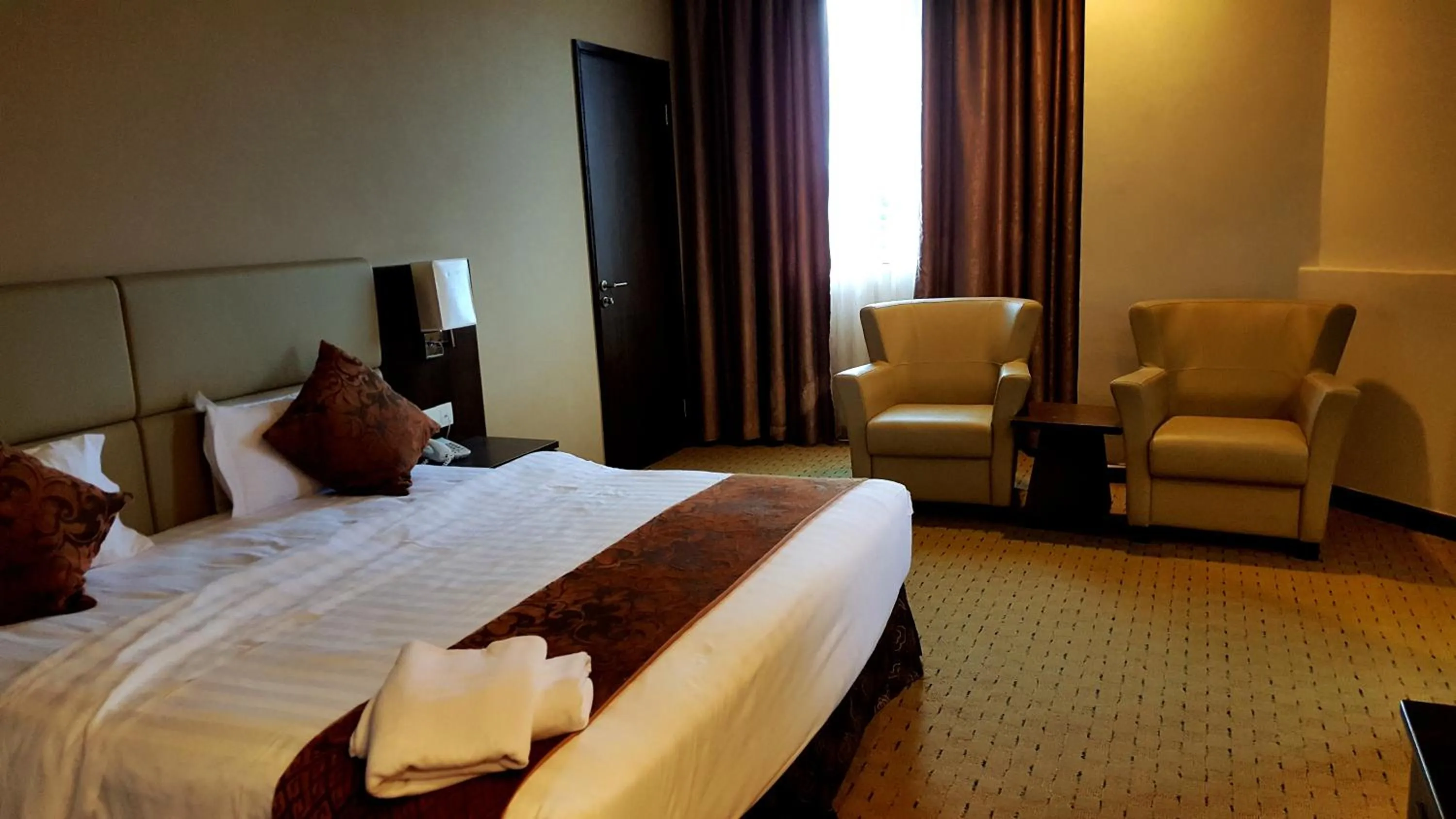 Bed in Lintas View Hotel