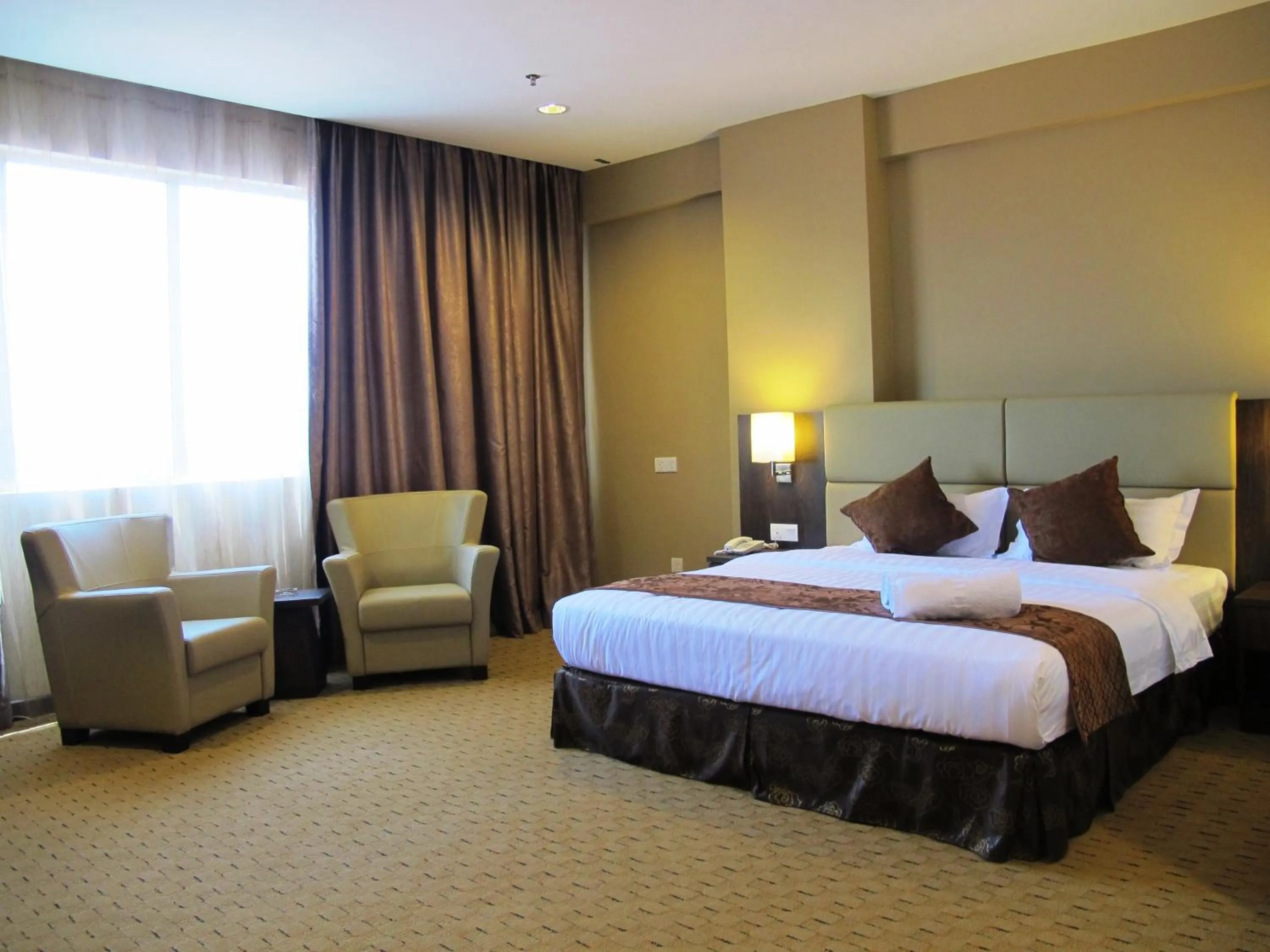 Bed in Lintas View Hotel