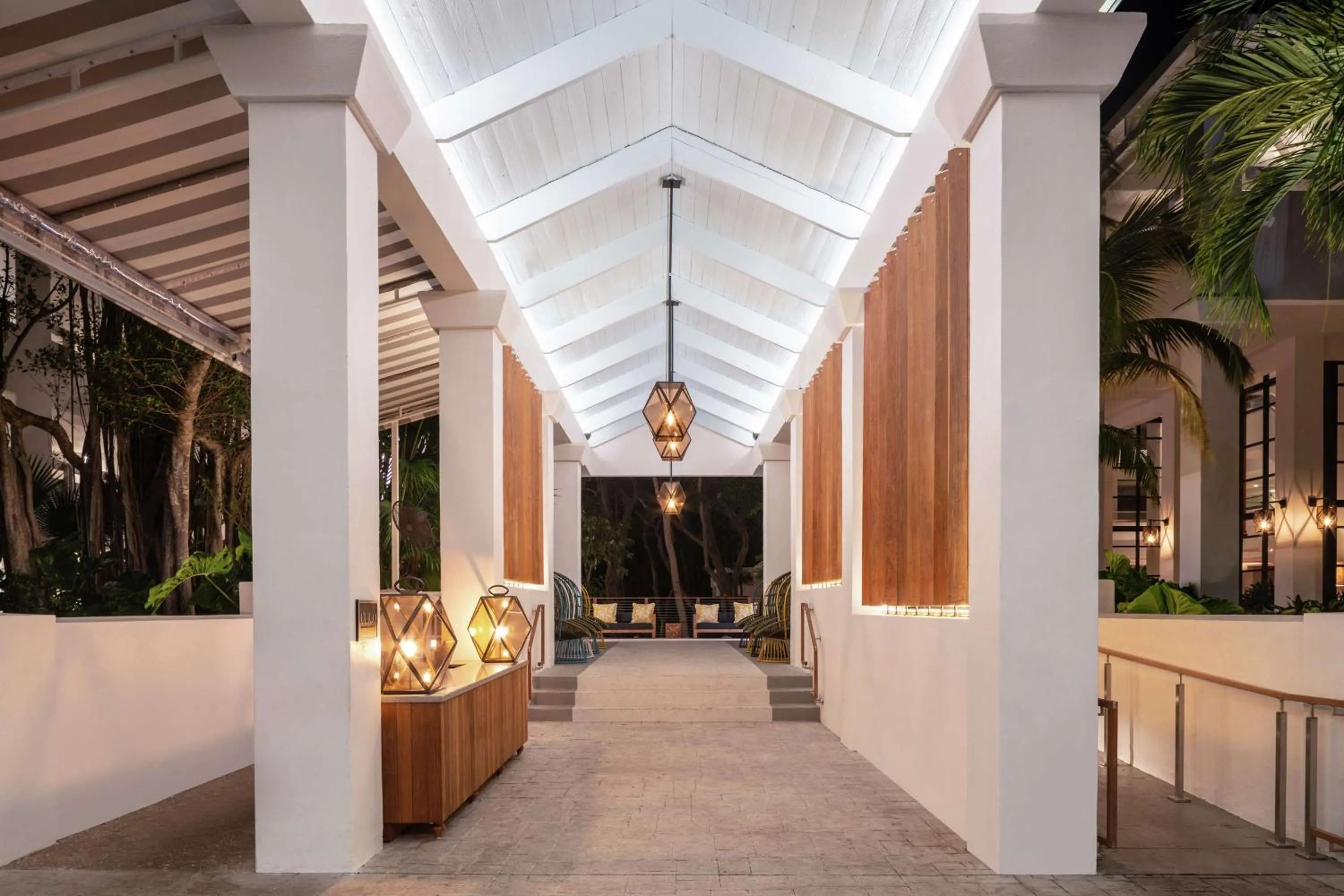 Property building in Baker's Cay Resort Key Largo, Curio Collection By Hilton