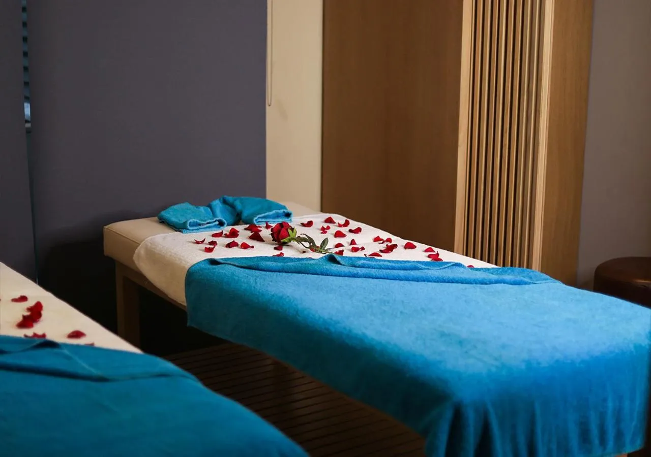 Spa and wellness centre/facilities, Bed in Saifi Suites Hotel