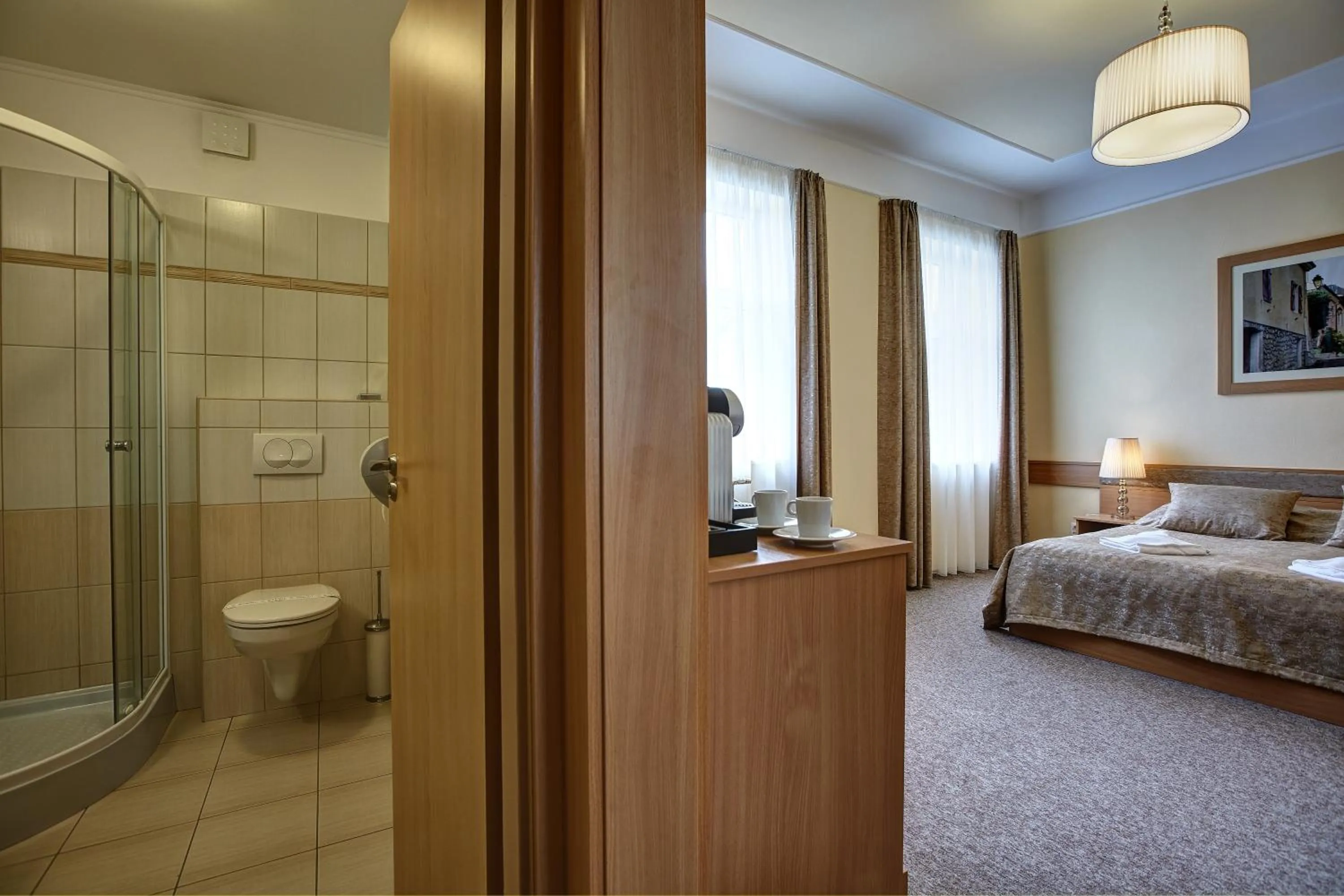 Shower, Bed in Aquasol Resort