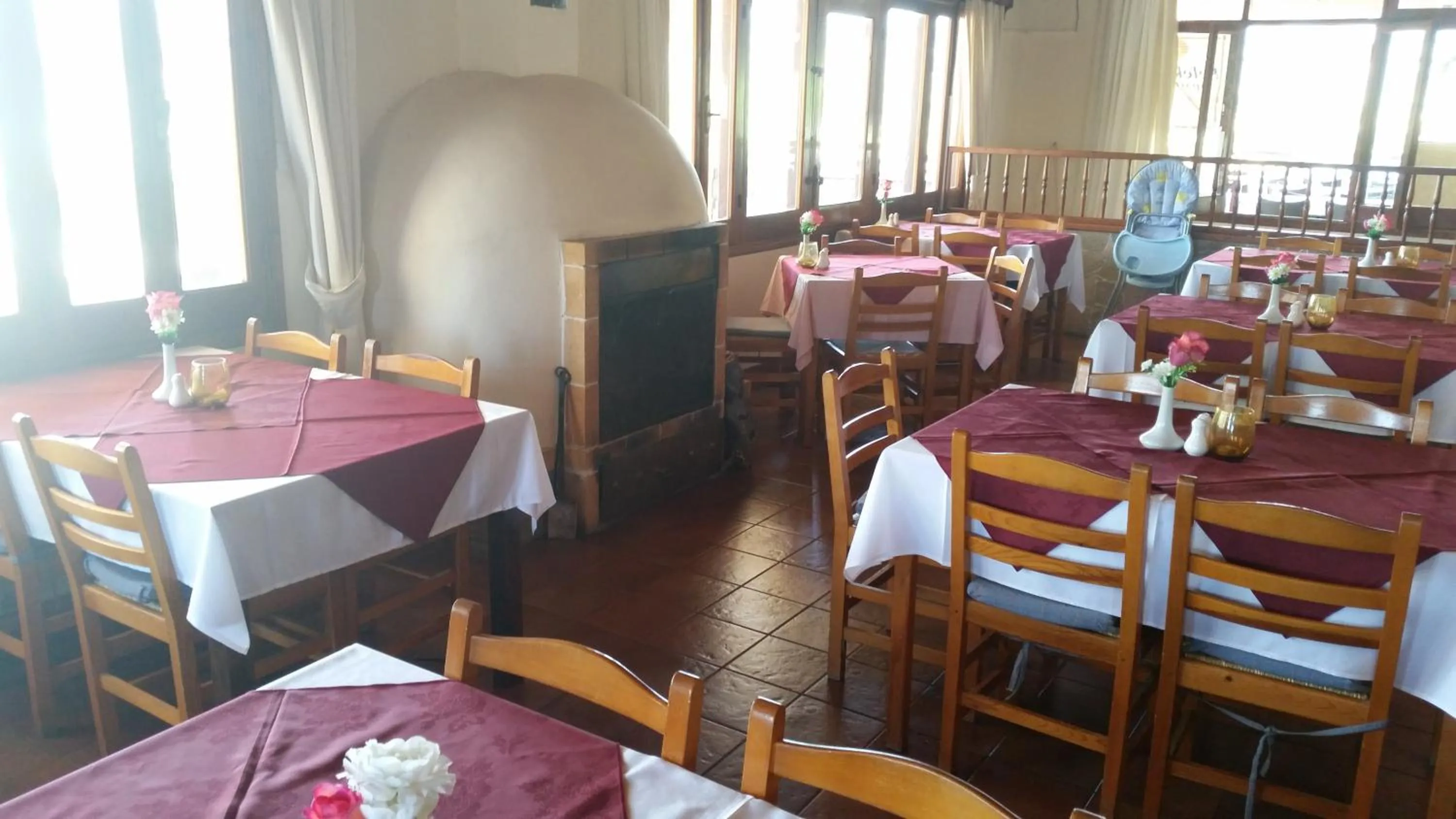 Restaurant/places to eat in Pelekanos Apartments