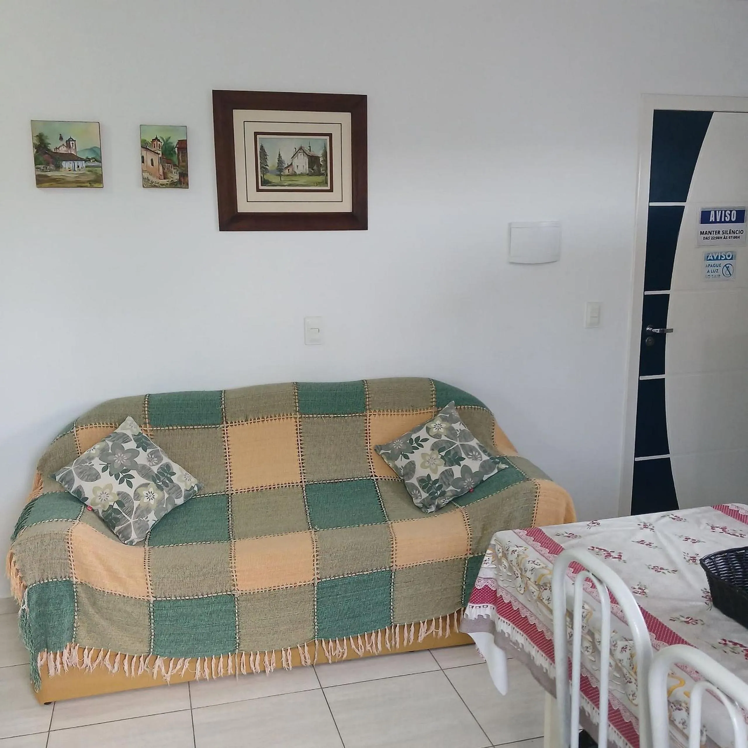 Living room, Bed in Pousada Souza