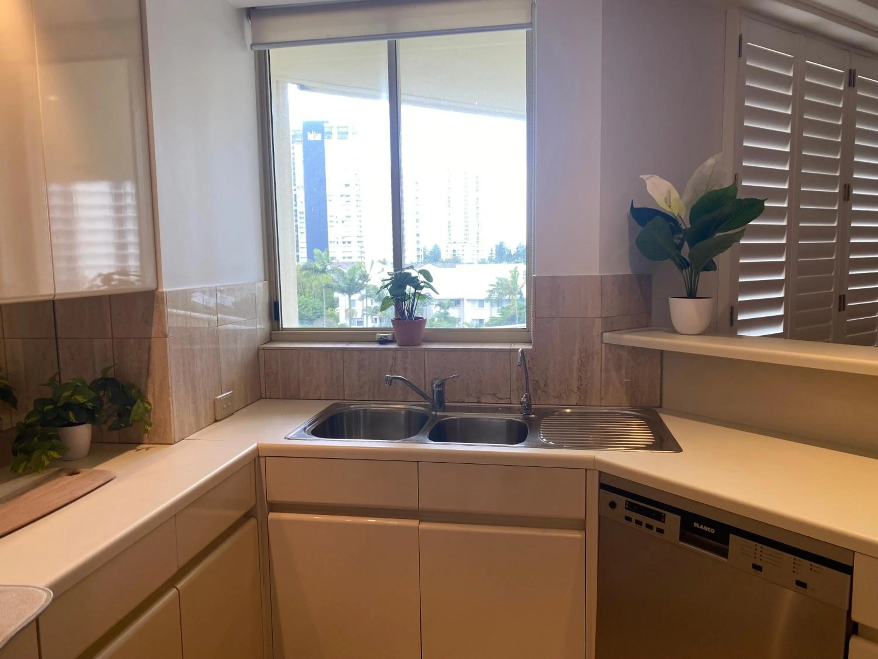 Kitchen or kitchenette in Contessa Holiday Apartments