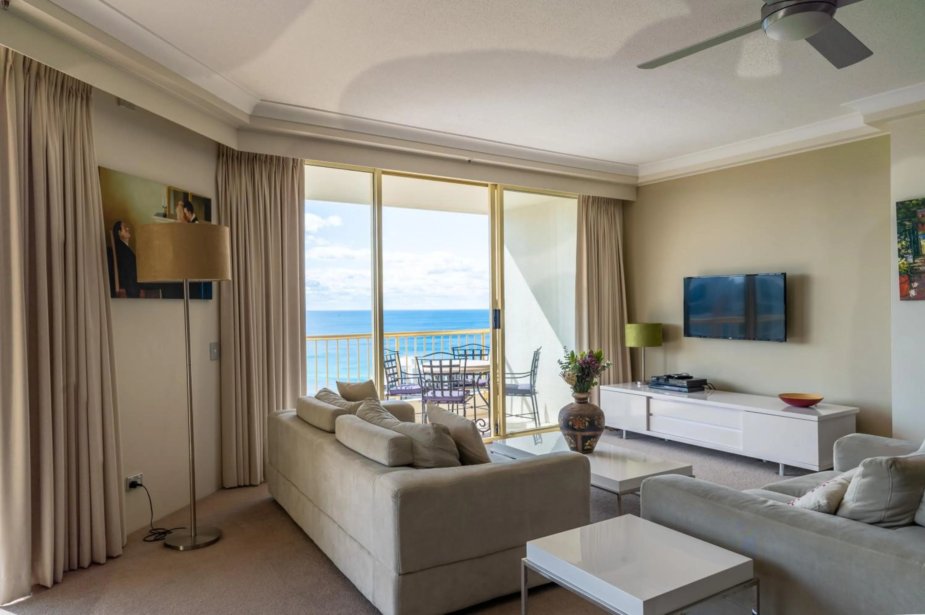 Contessa Holiday Apartments