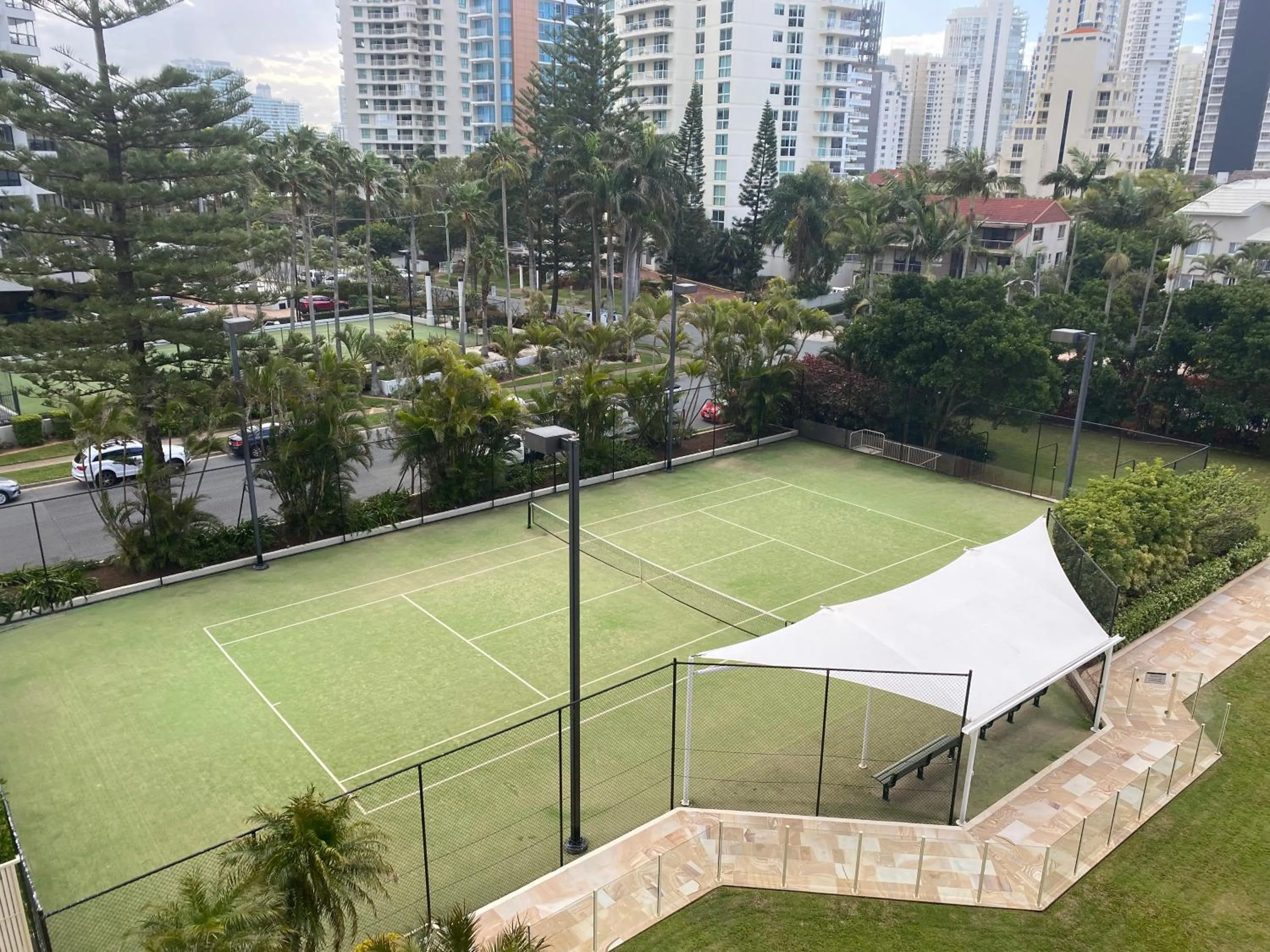 Tennis court in Contessa Holiday Apartments