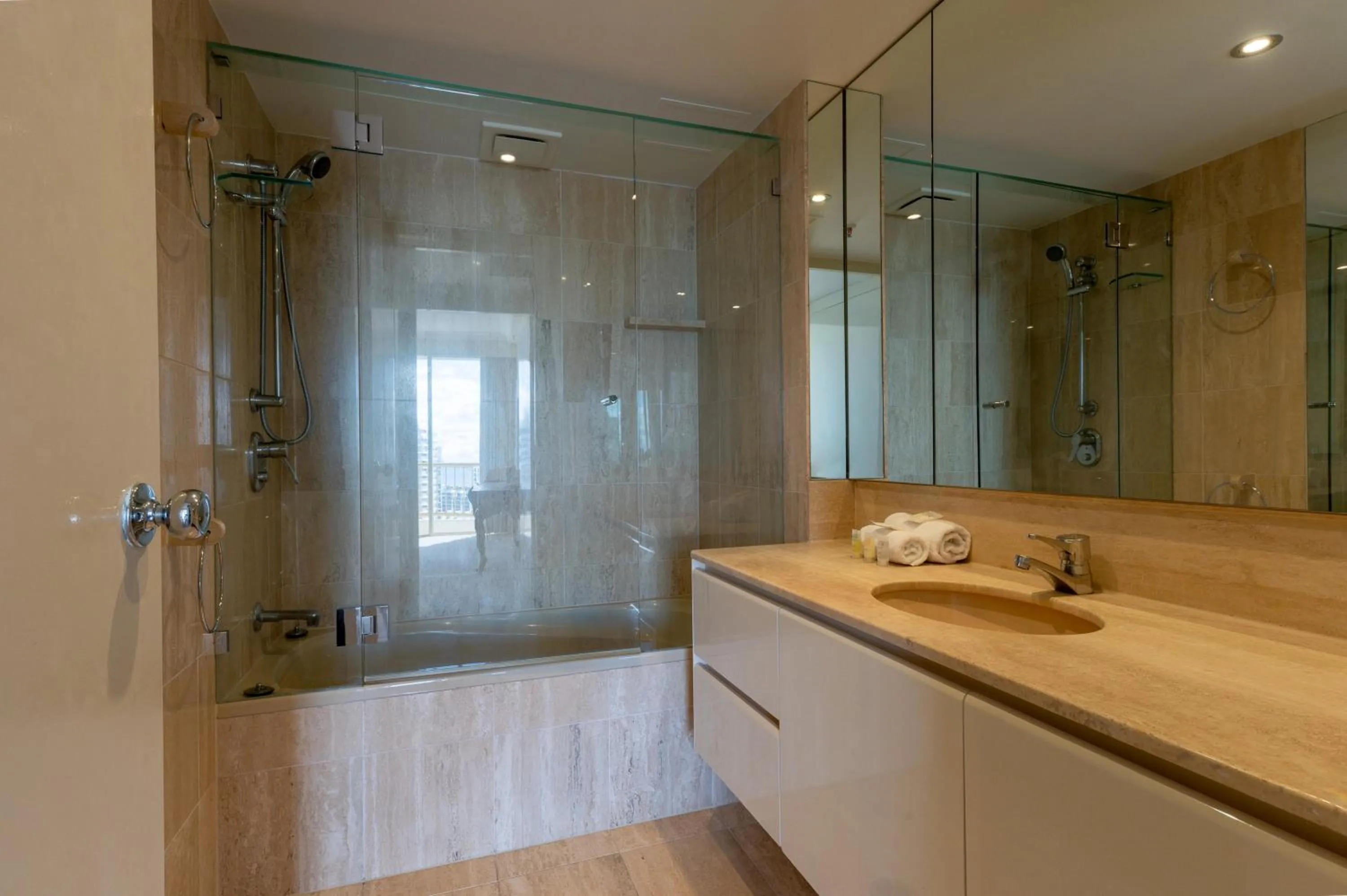 Shower in Contessa Holiday Apartments