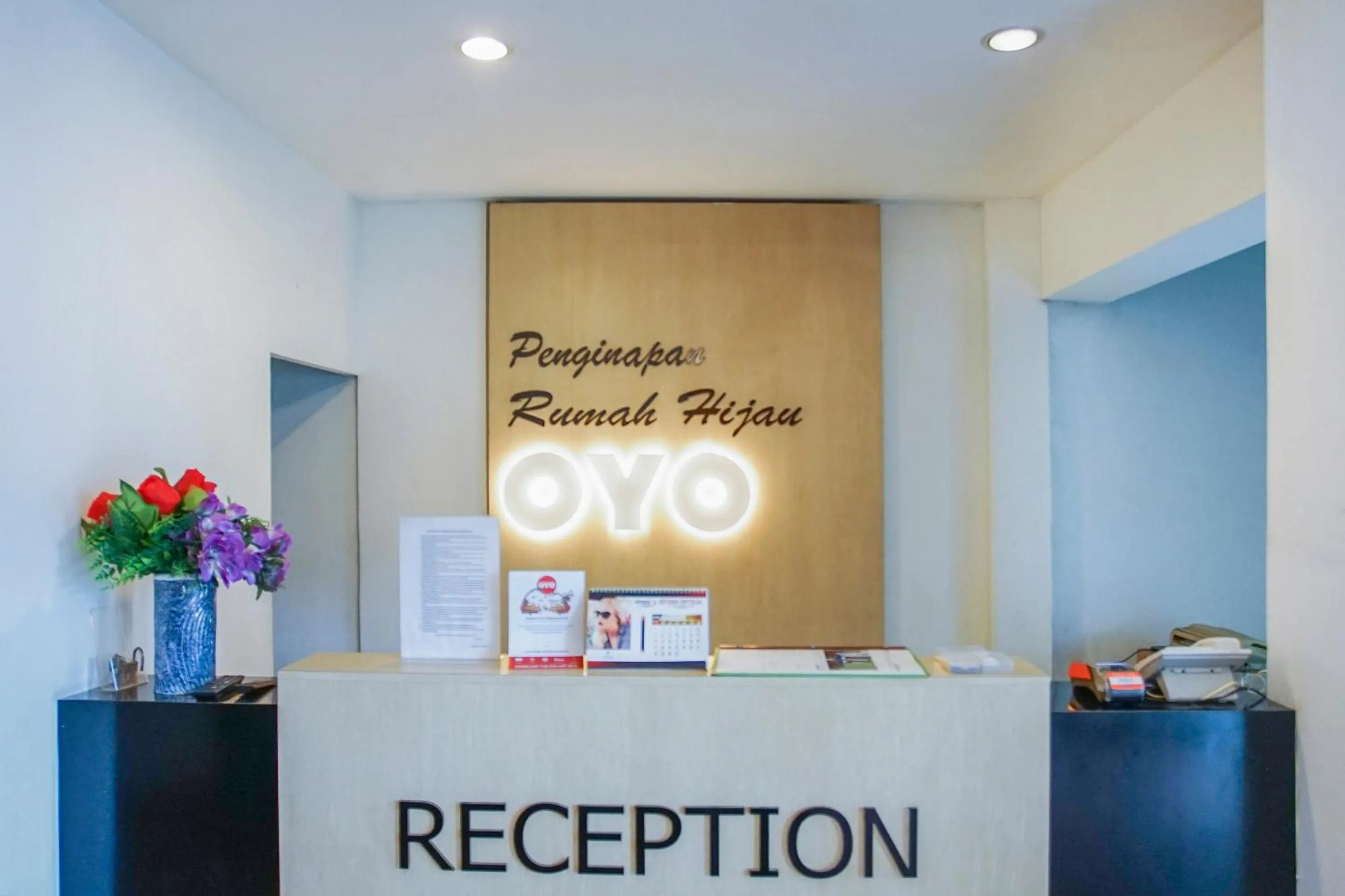 Lobby or reception in OYO 236 Penginapan Rumah Hijau