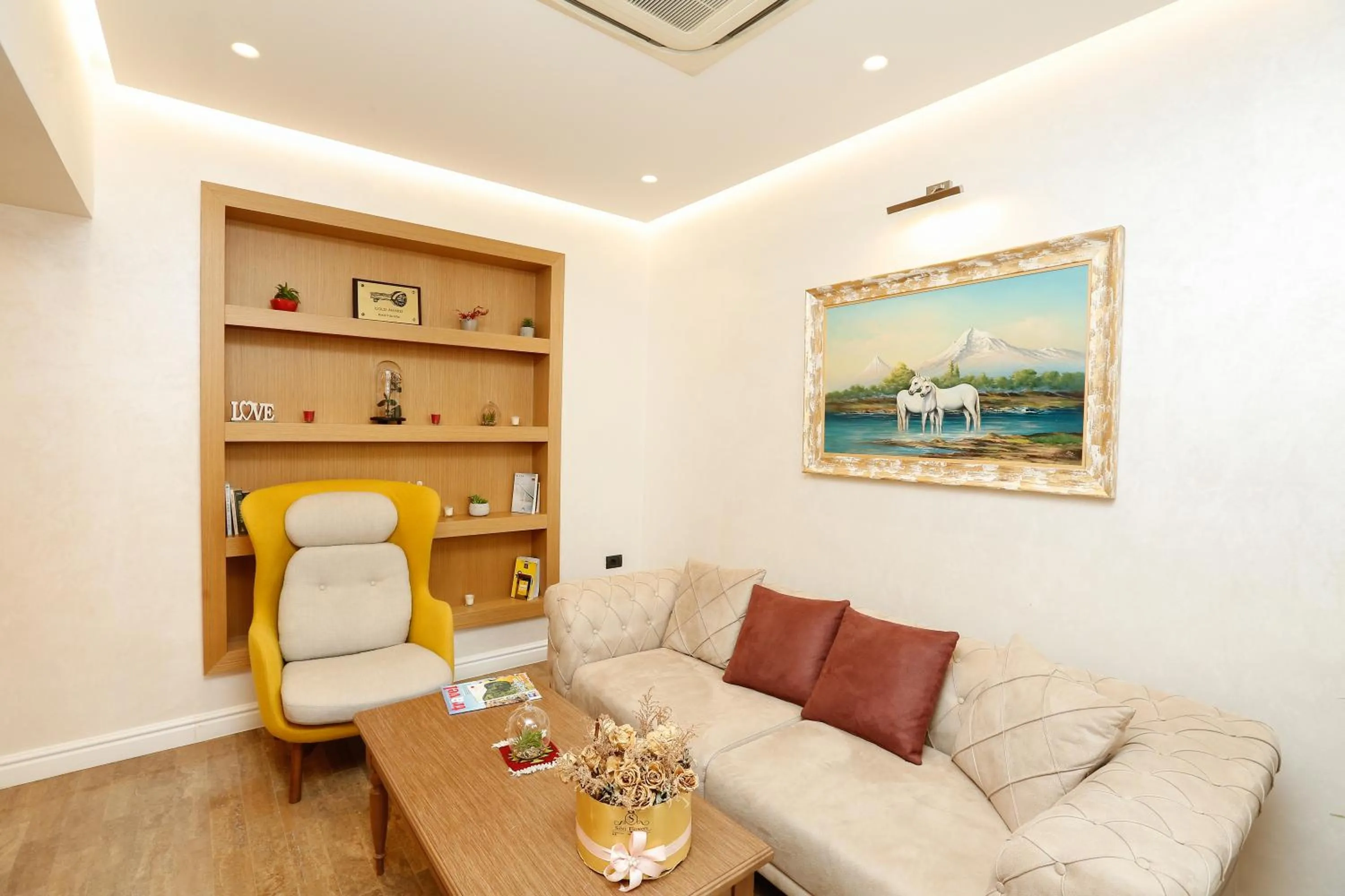 Seating area in Oxford hotel