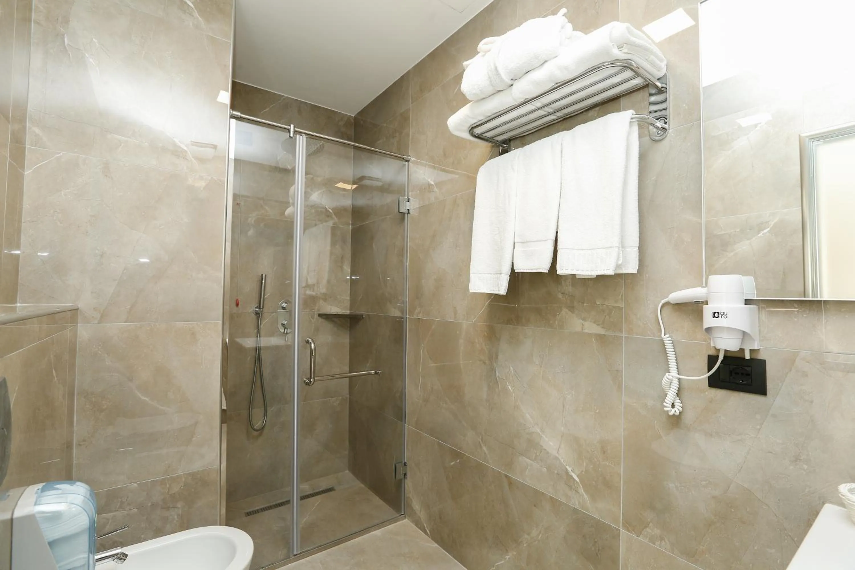 Bathroom in Oxford hotel