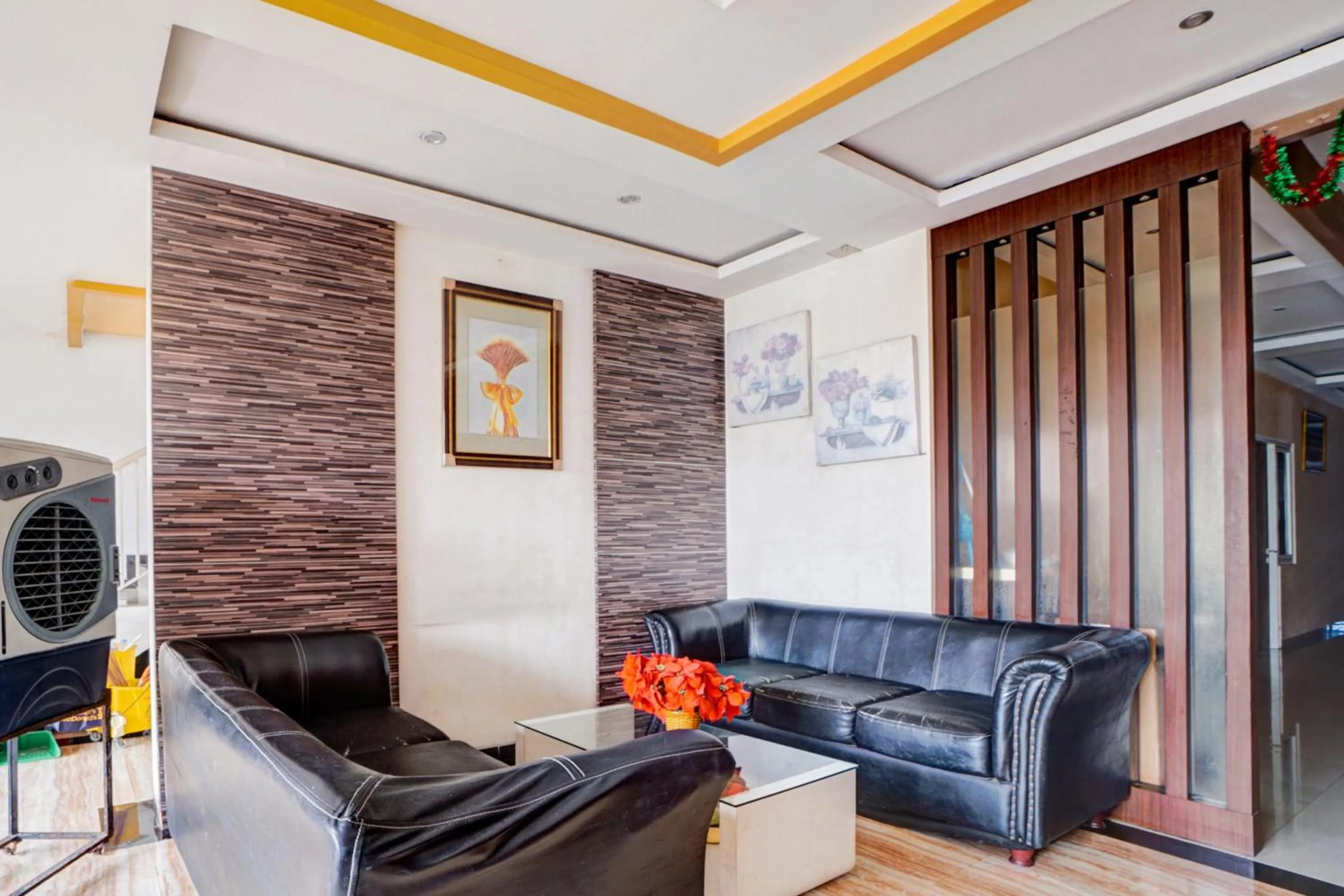 Lobby or reception in Hotel O Siwalankerto Near Surabaya Carnival