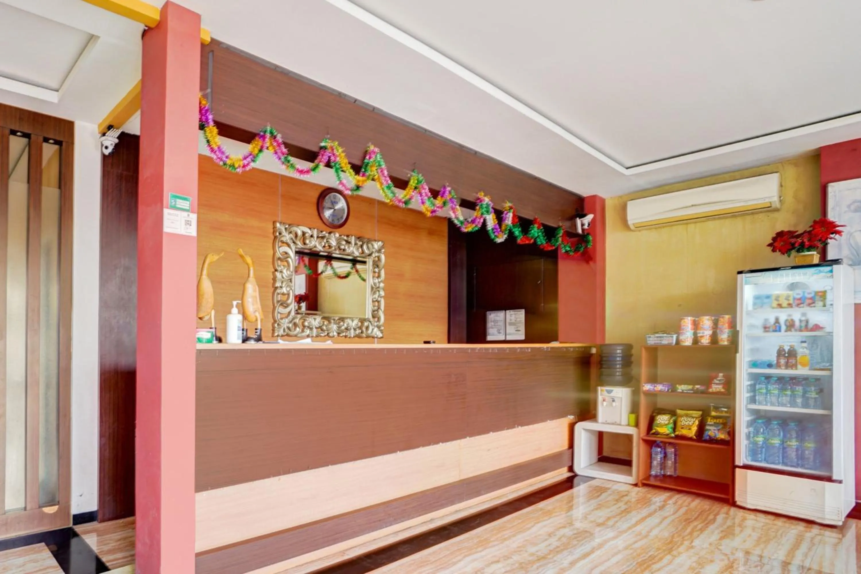 Lobby or reception in Hotel O Siwalankerto Near Surabaya Carnival