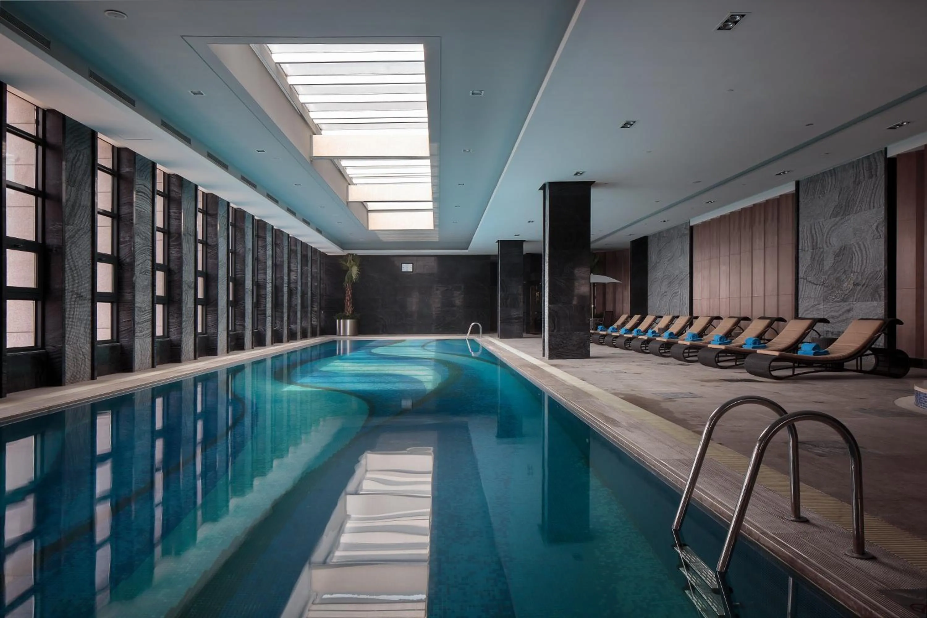 Swimming pool in Pullman Anshan Time Square