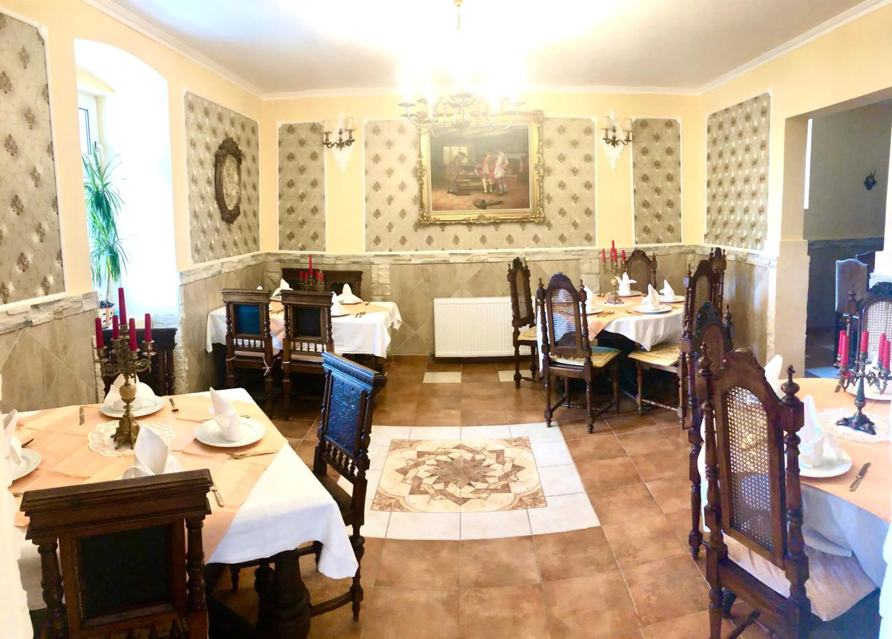 Restaurant/places to eat in Lambach Villa