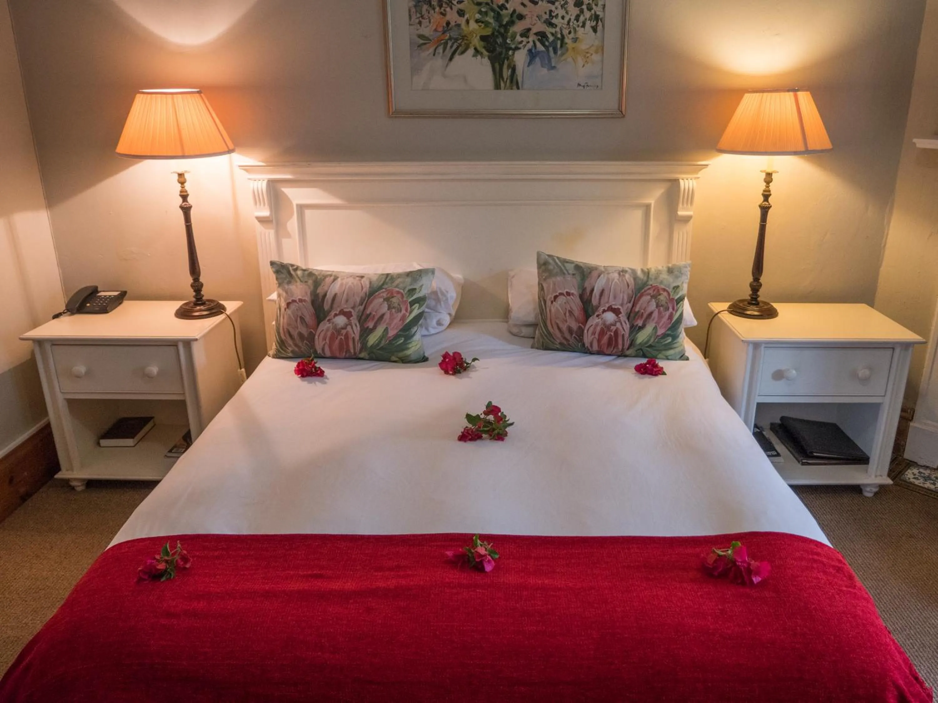 Bed in Leeuwenbosch Country House - Amakhala Game Reserve