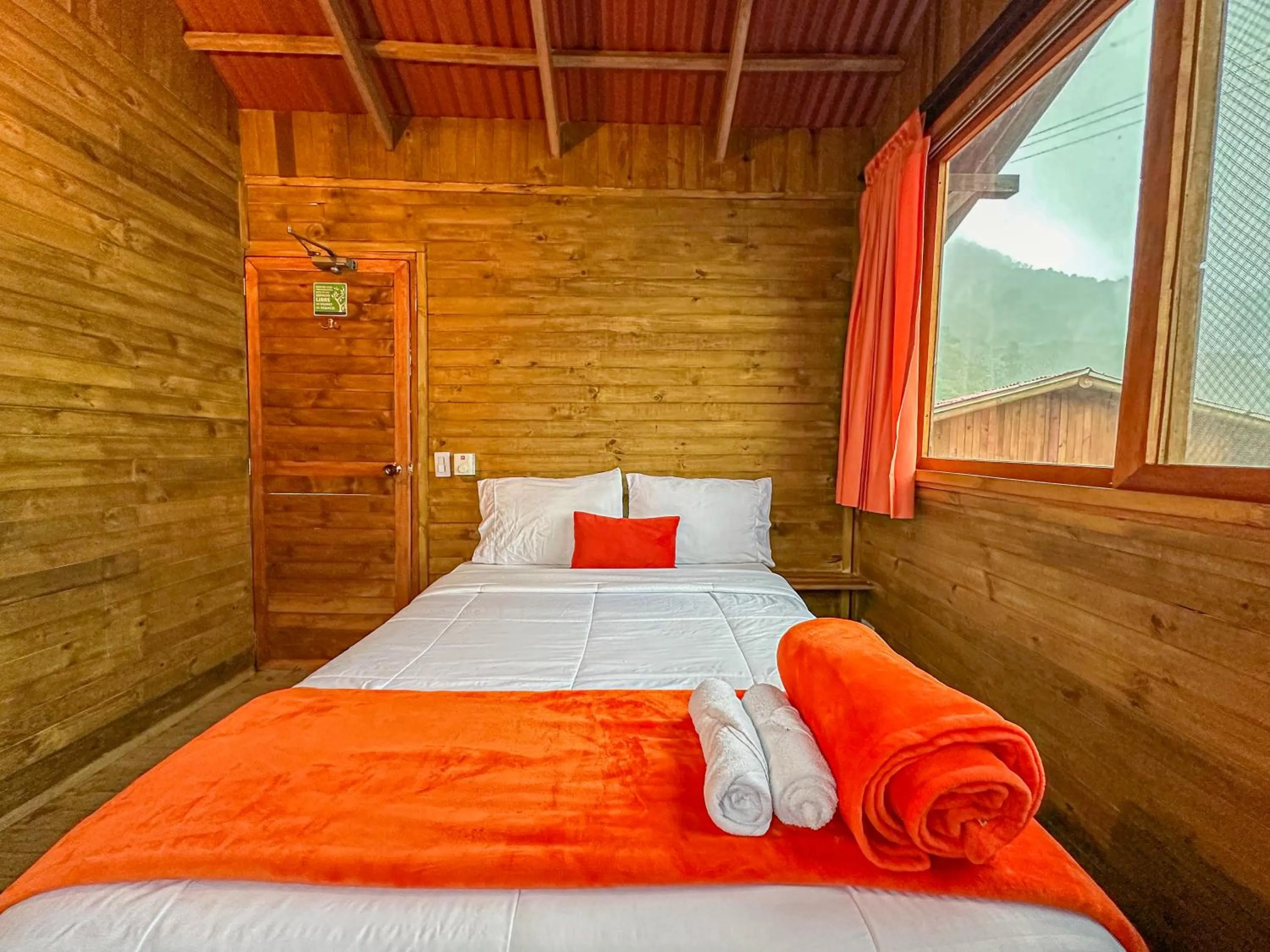 Photo of the whole room, Bed in Loma Nevada Minca Hotel