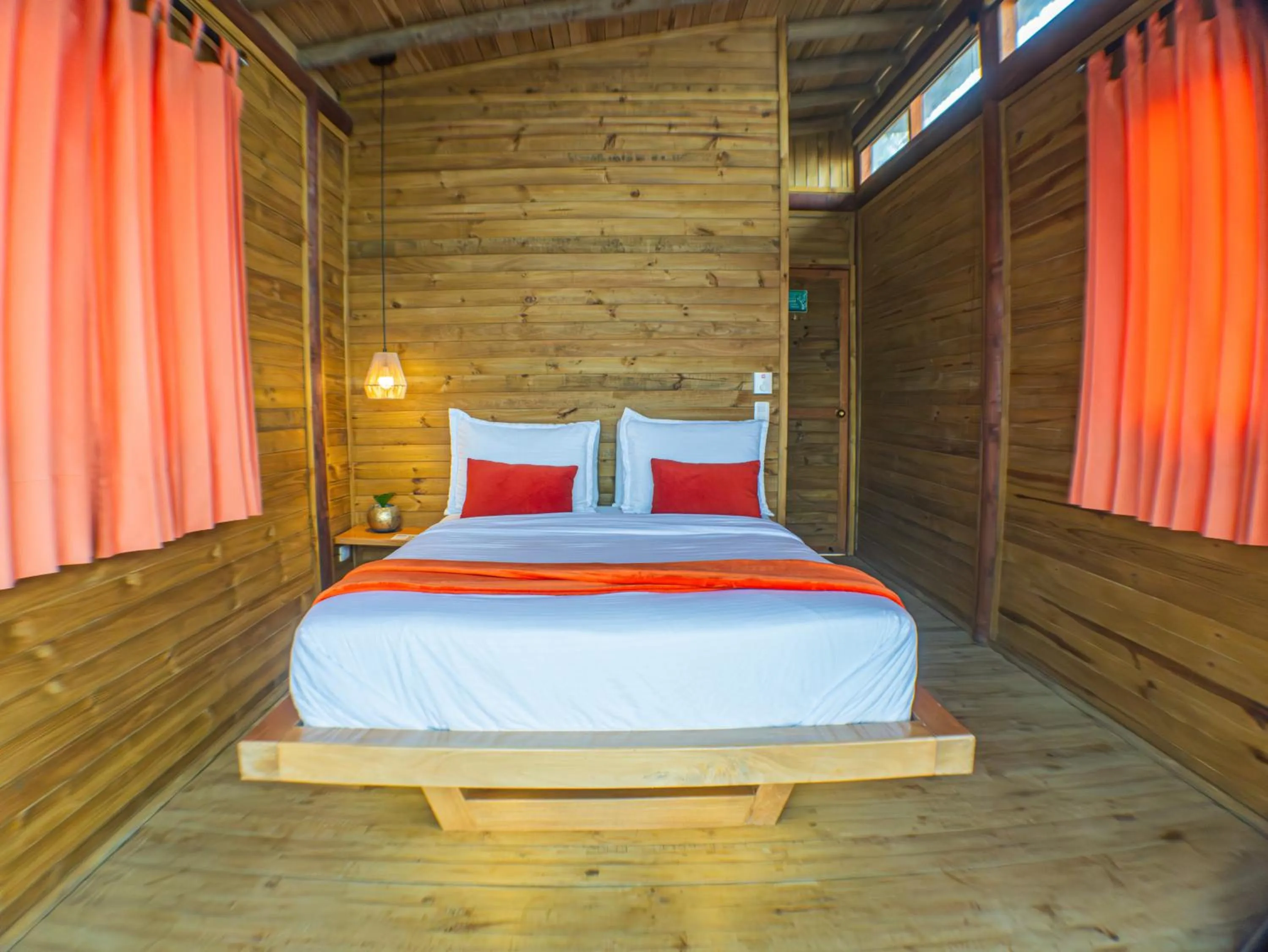 Photo of the whole room, Bed in Loma Nevada Minca Hotel