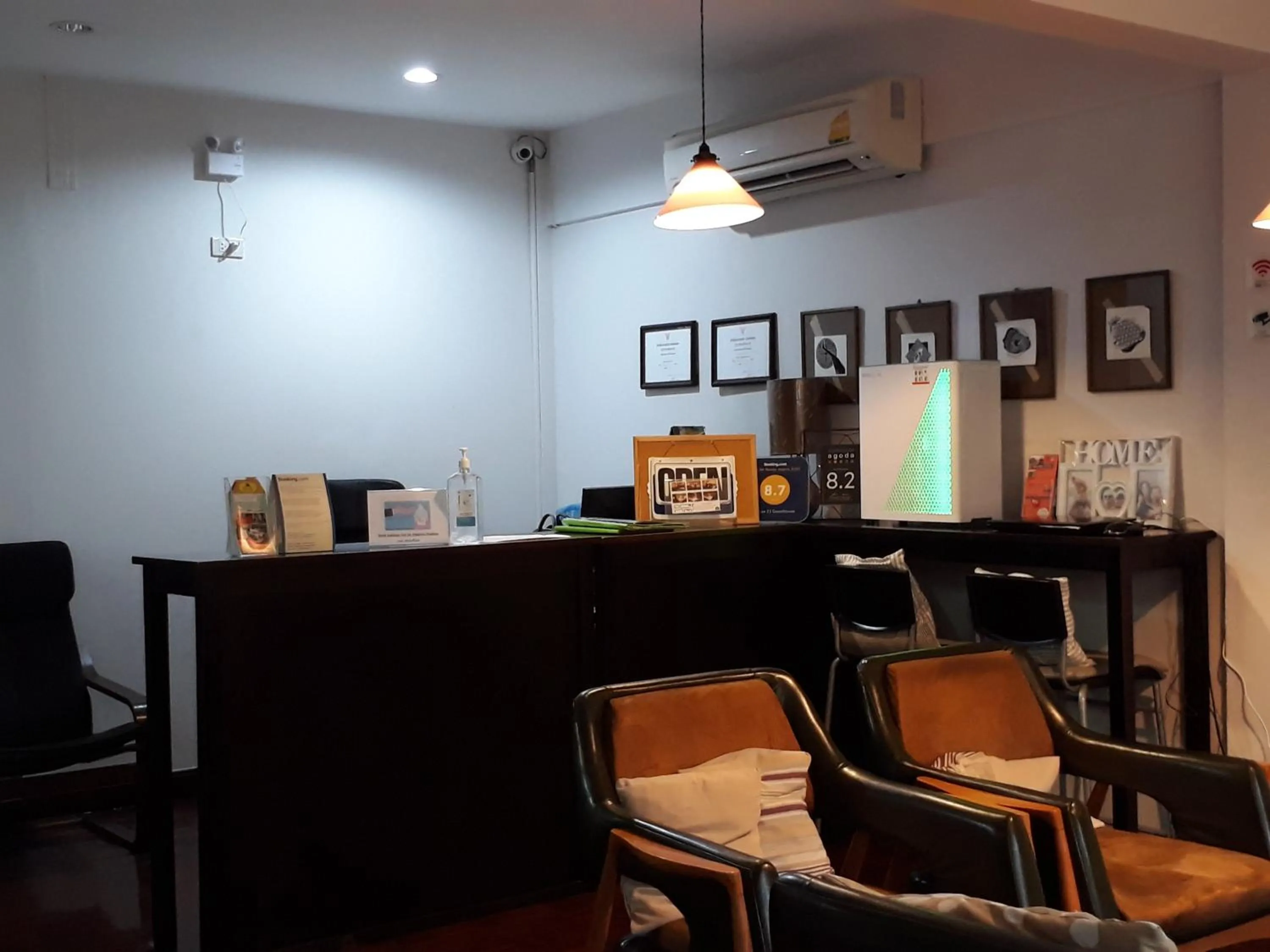 Lobby or reception in House 23 Guesthouse