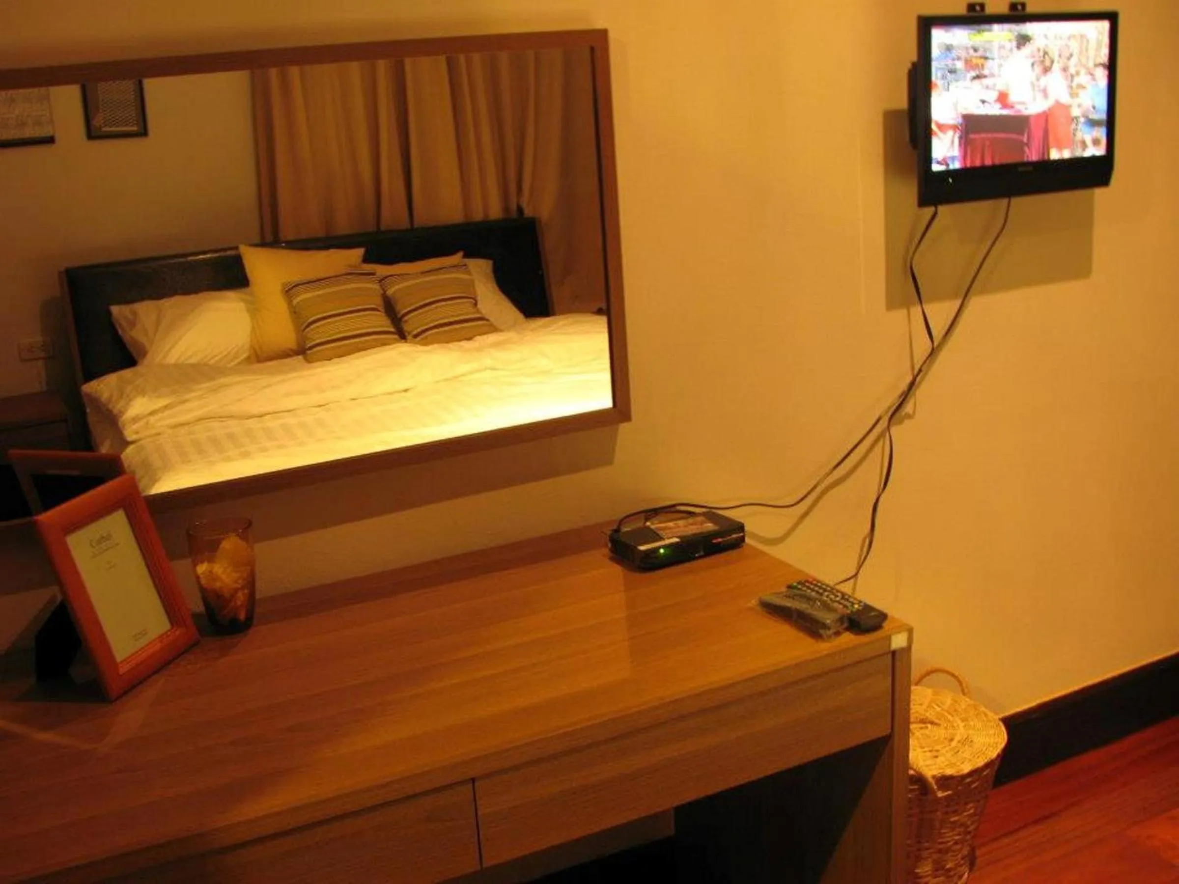 TV and multimedia, Bed in House 23 Guesthouse