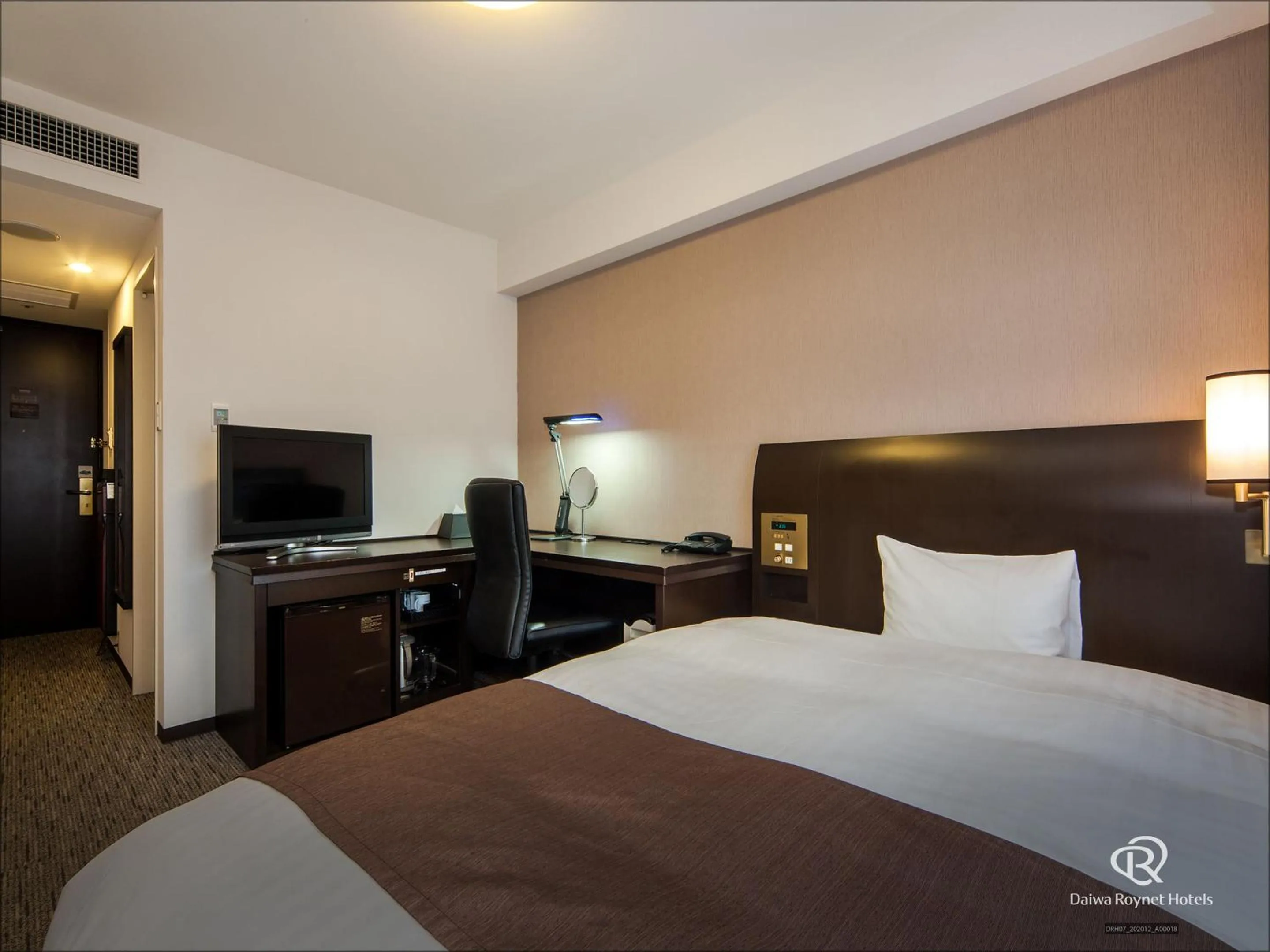 Photo of the whole room, Bed in Daiwa Roynet Hotel Oita