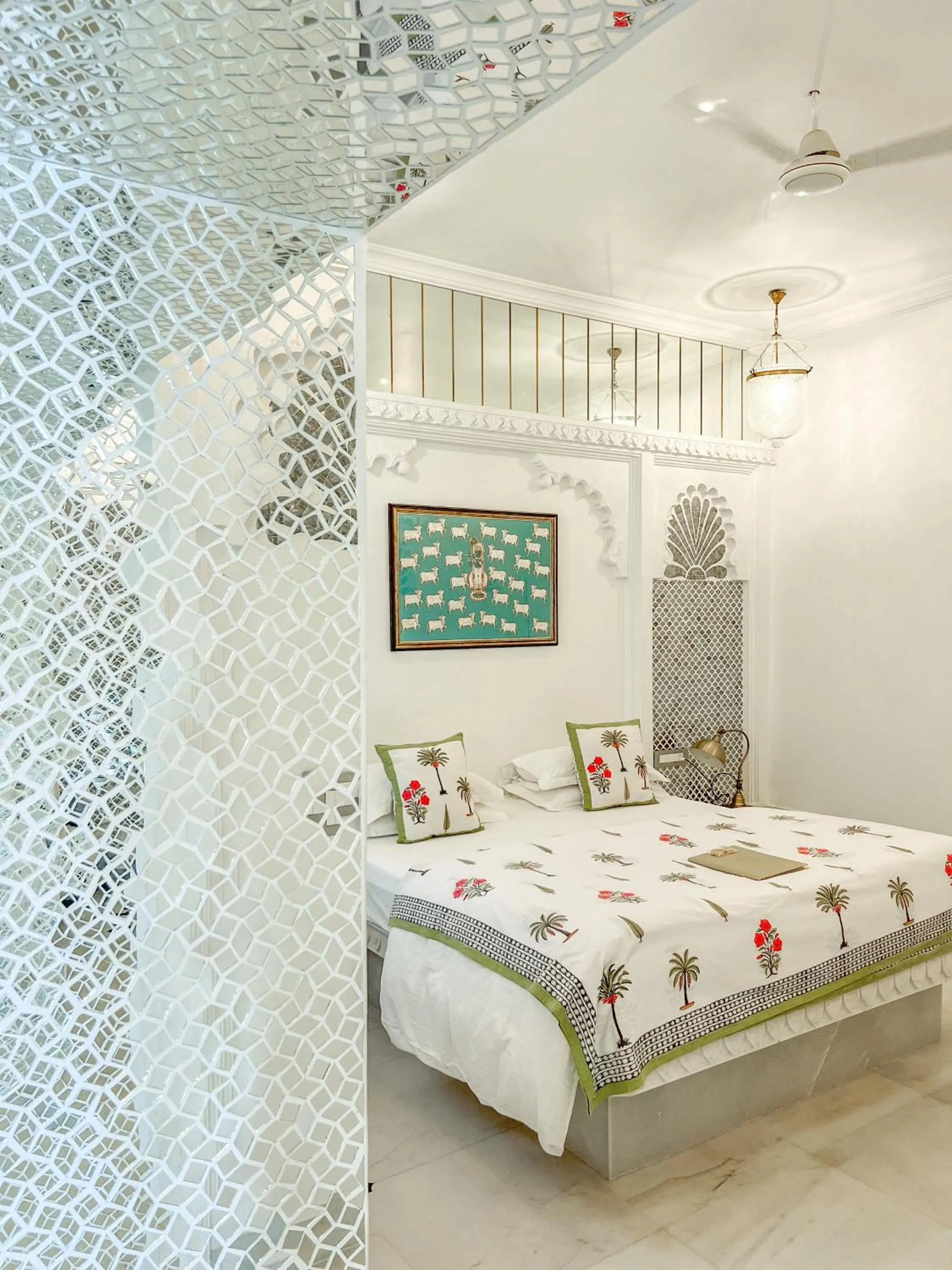 Bed in Jagat Niwas Palace