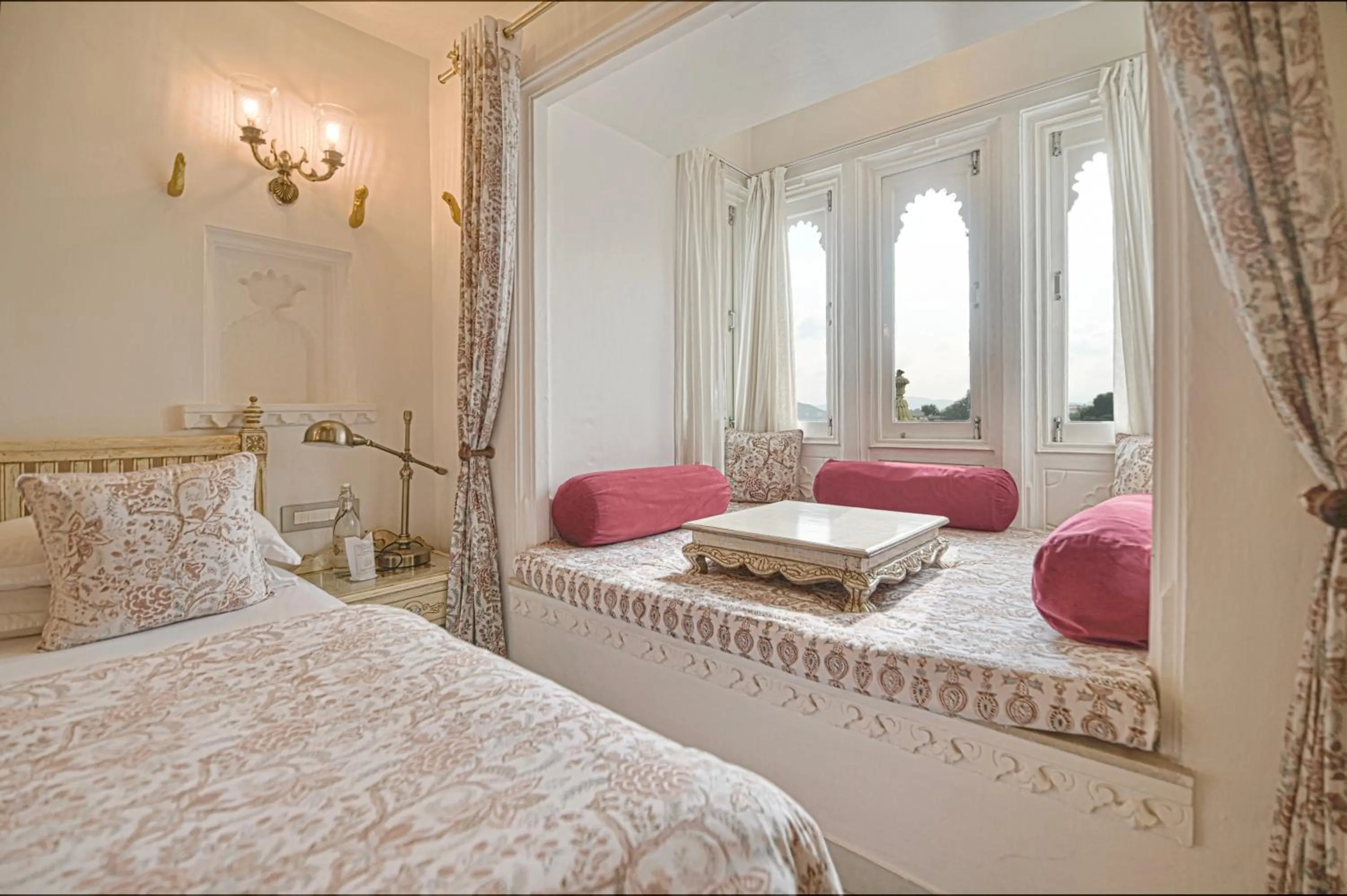 View (from property/room), Bed in Jagat Niwas Palace