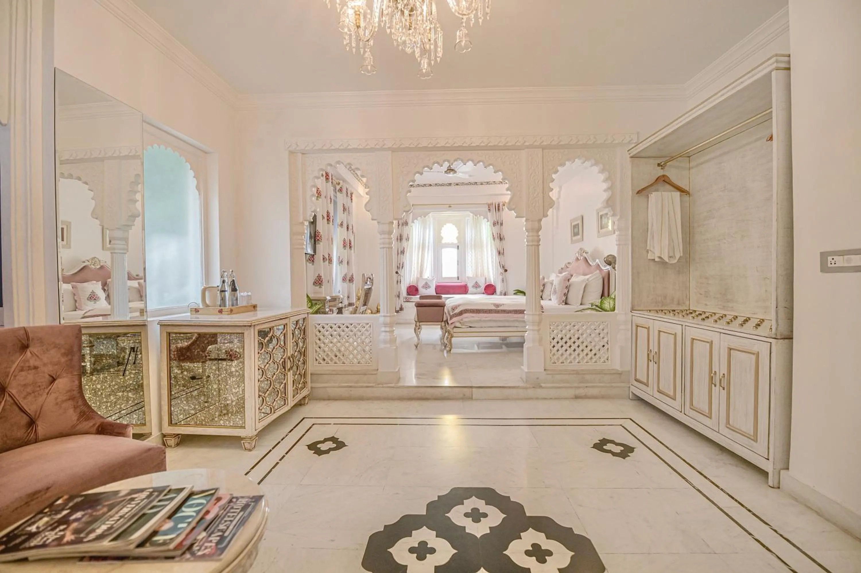 Living room, Bed in Jagat Niwas Palace