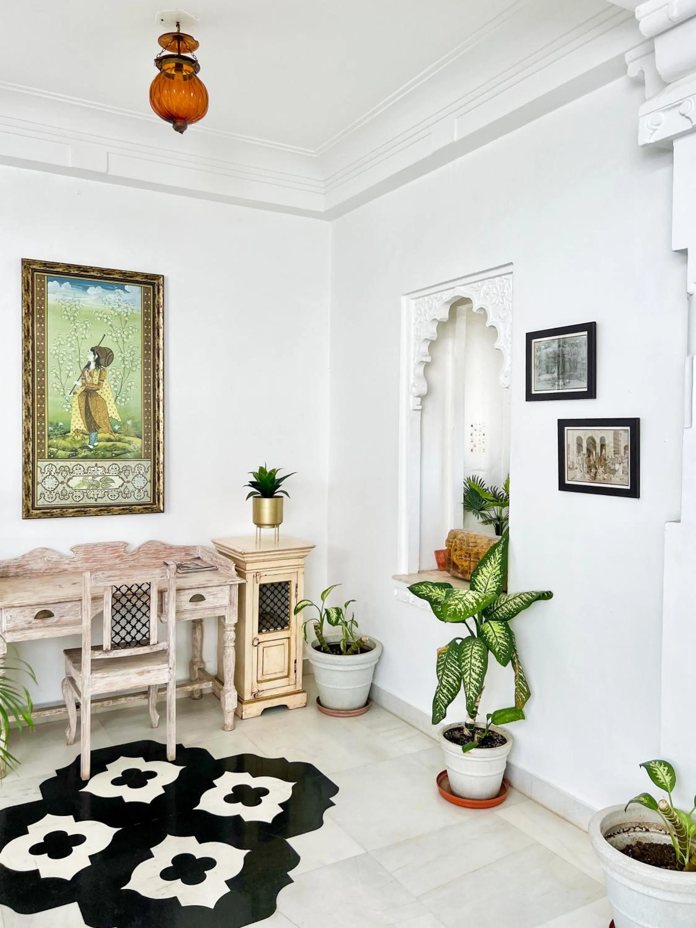 Seating area in Jagat Niwas Palace