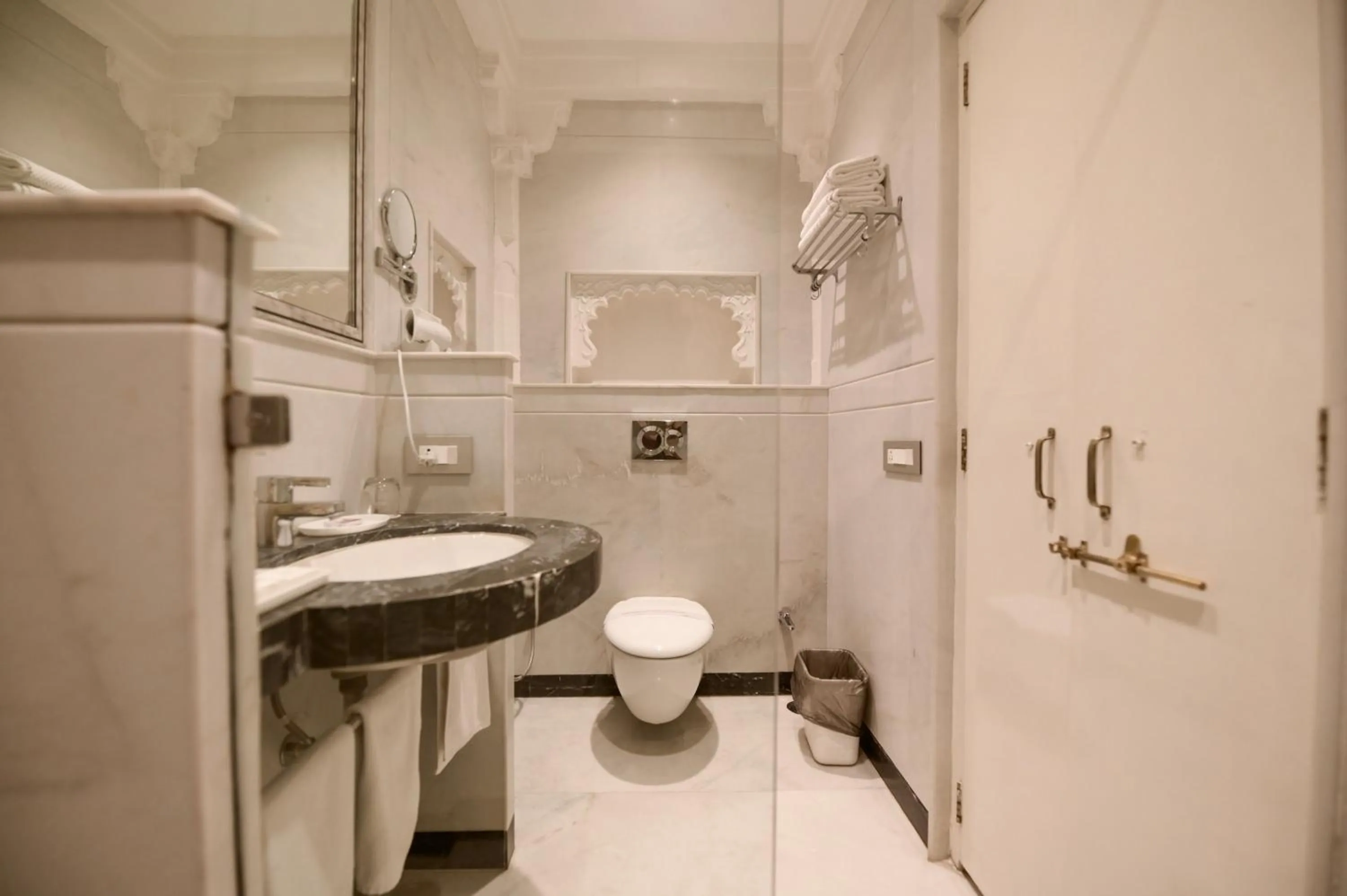 Toilet in Jagat Niwas Palace