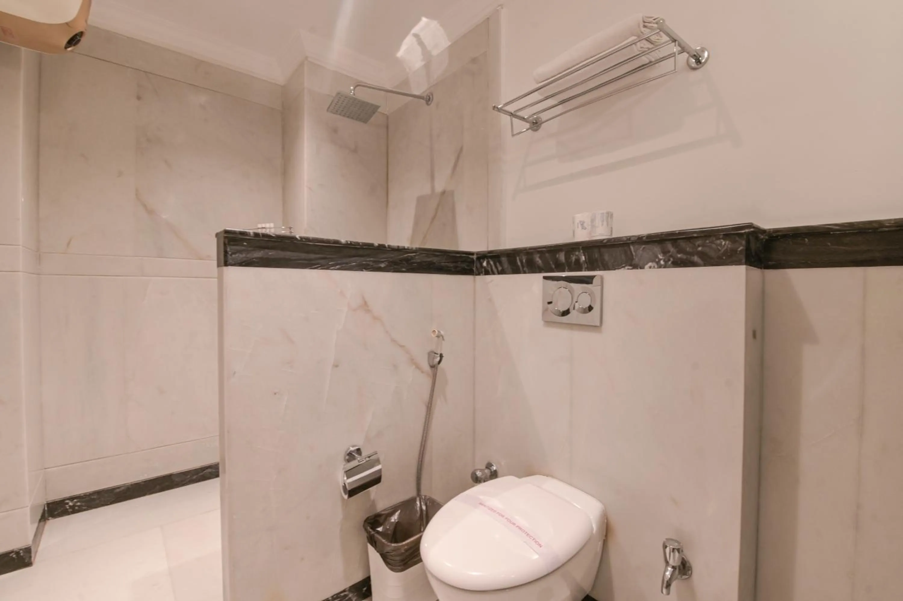 Toilet in Jagat Niwas Palace