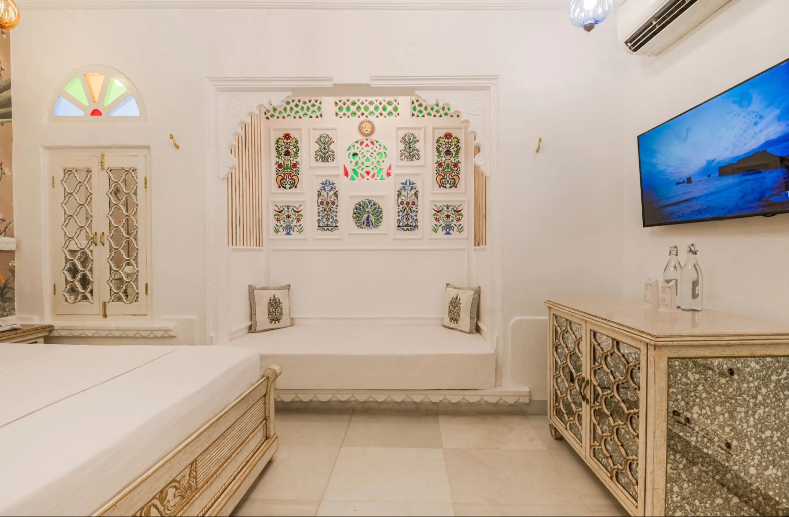 TV and multimedia in Jagat Niwas Palace