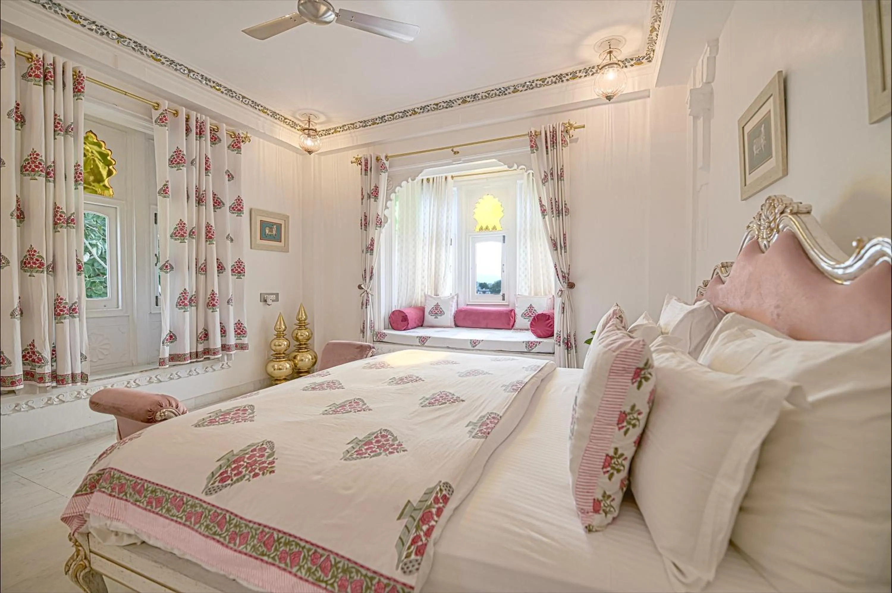 Bedroom, Bed in Jagat Niwas Palace