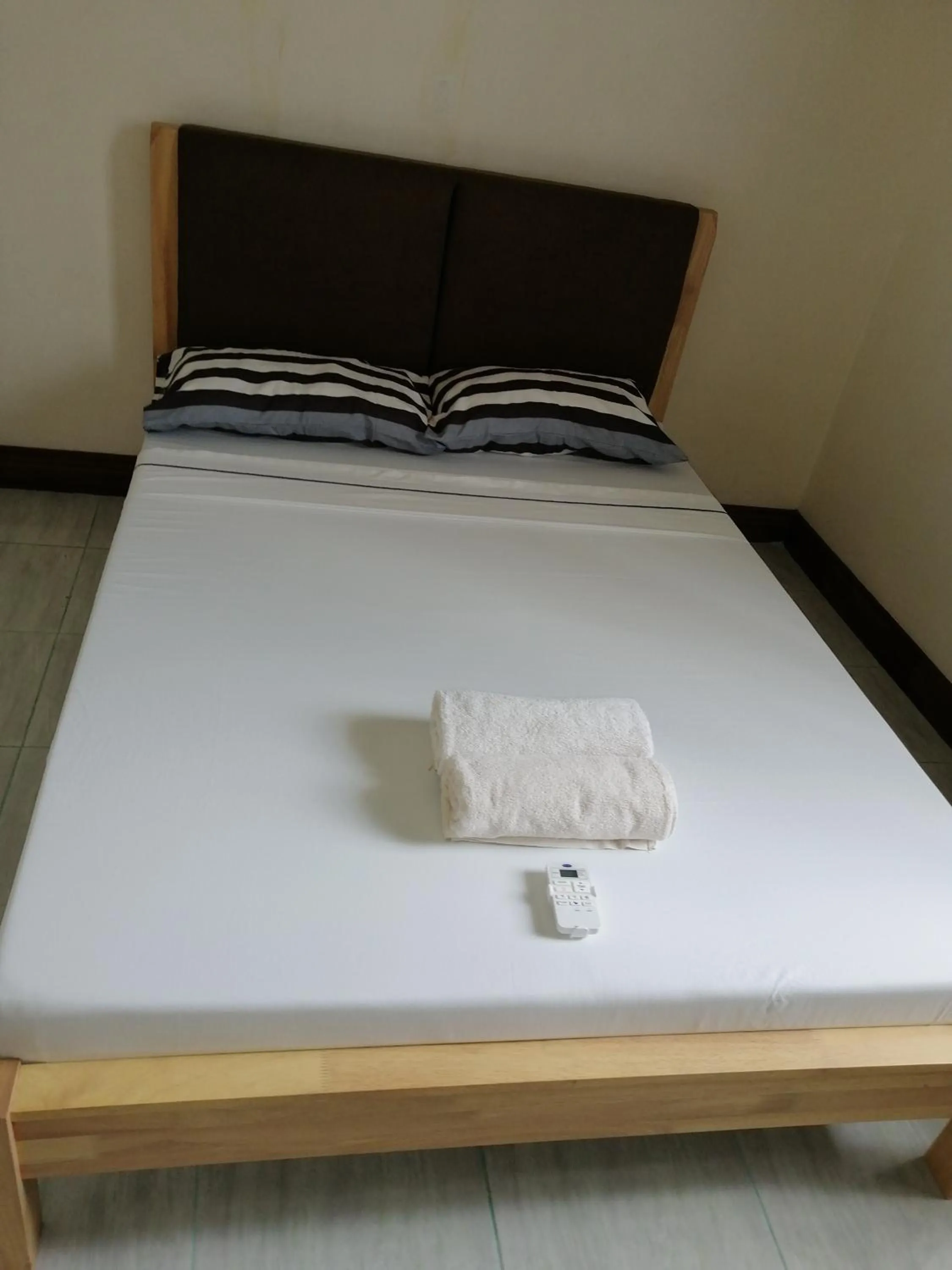Bed in Walkerz Inn