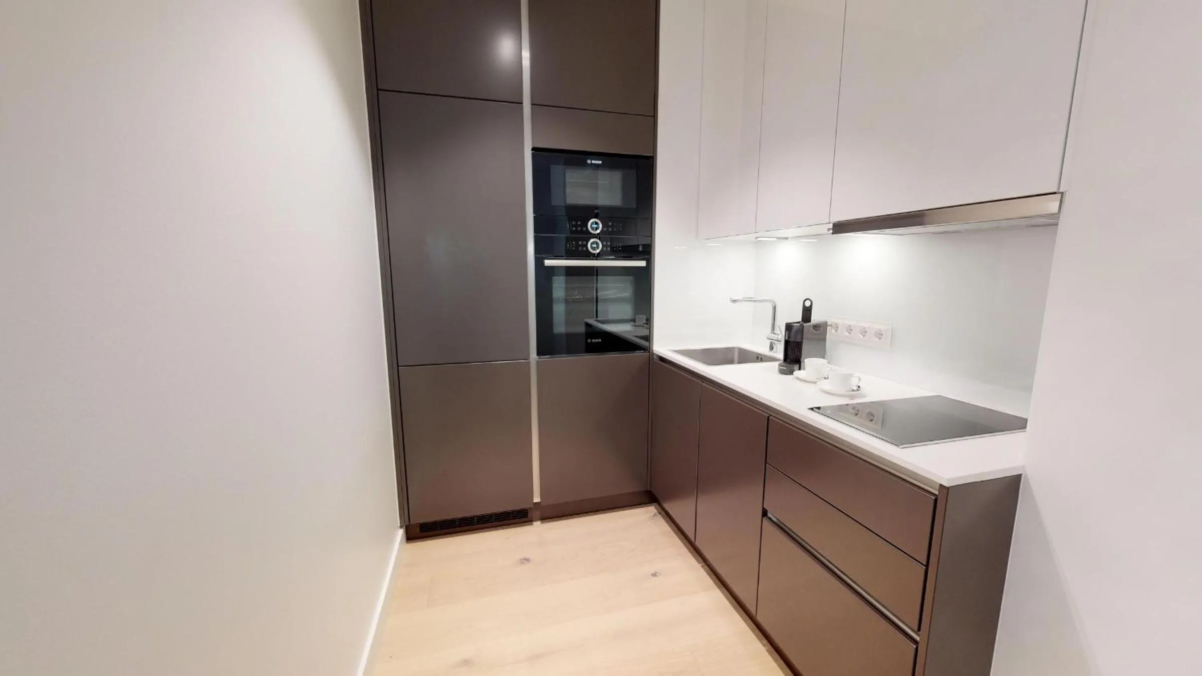 Kitchen or kitchenette in White Pearl Apartment 0.14