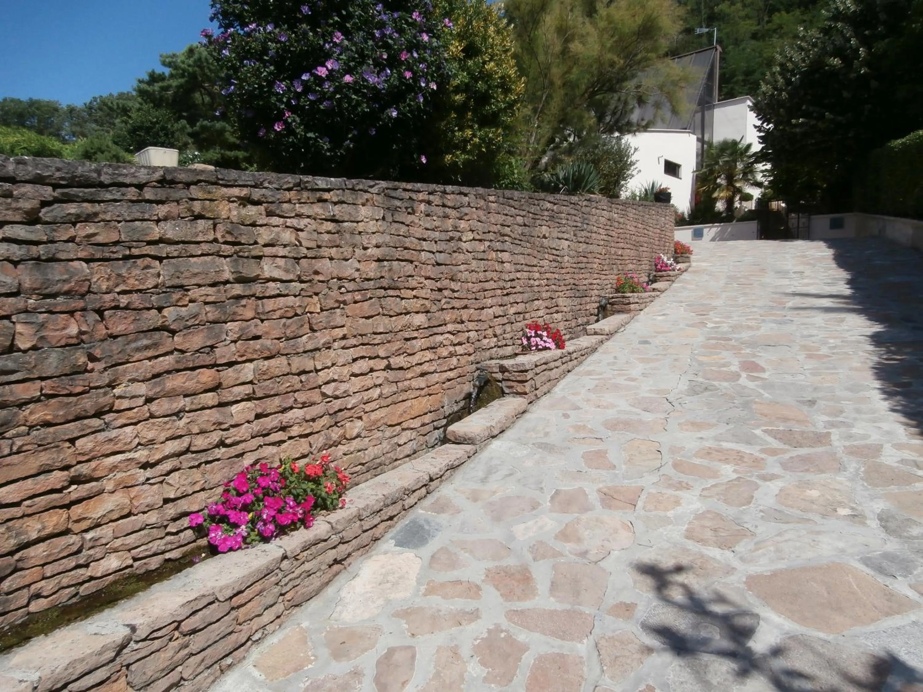 Garden in La Villa du Rhône