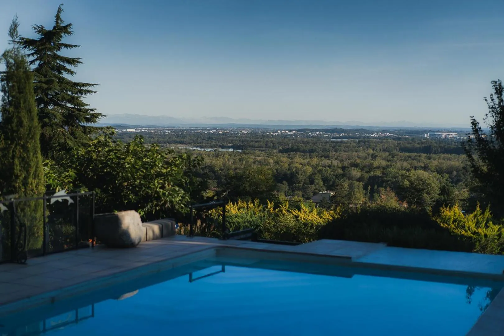 Lake view in La Villa du Rhône