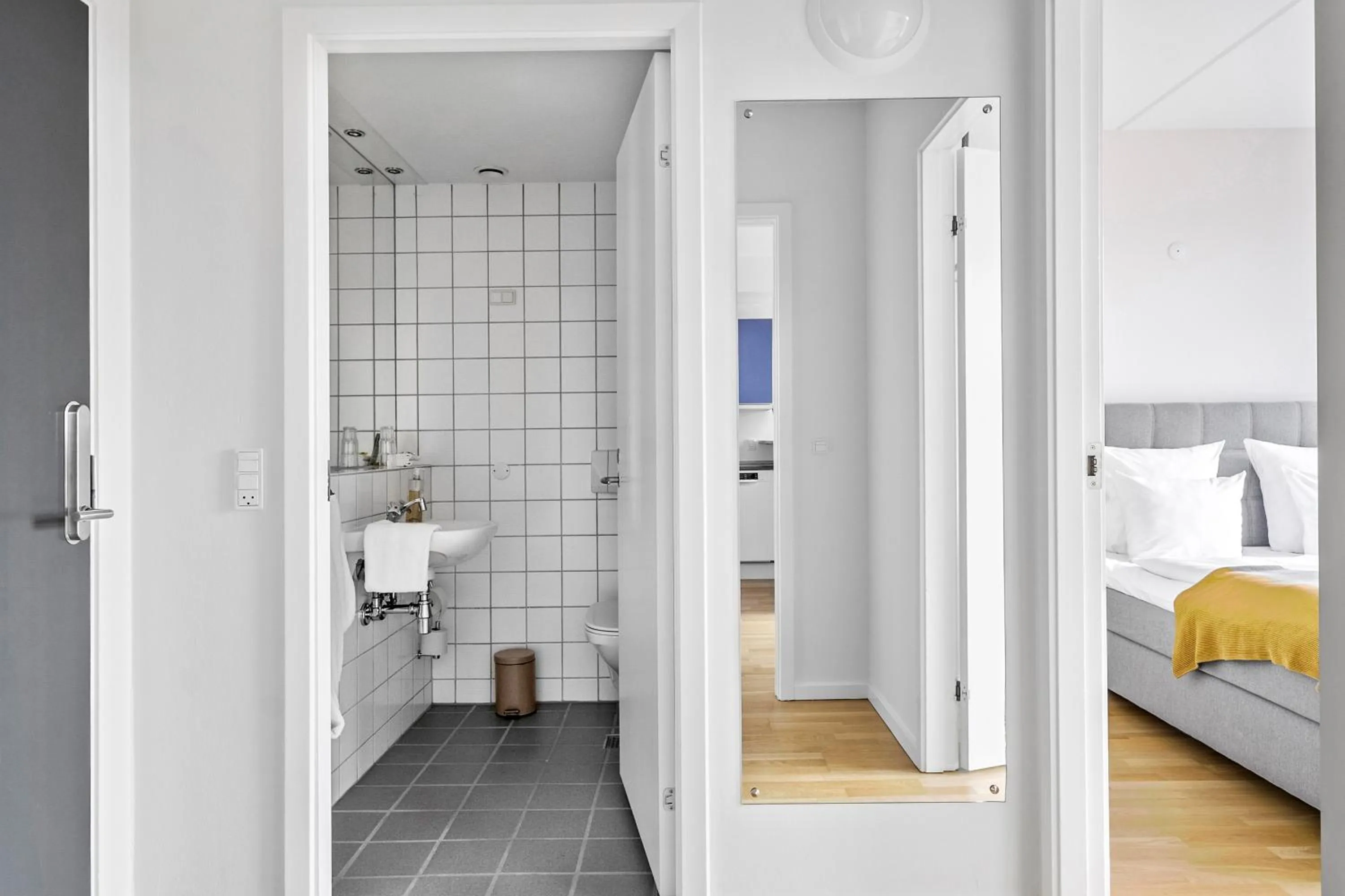 Bathroom, Bed in Best Western Royal Holstebro