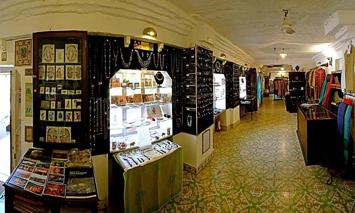 On-site shops in Deogarh Mahal