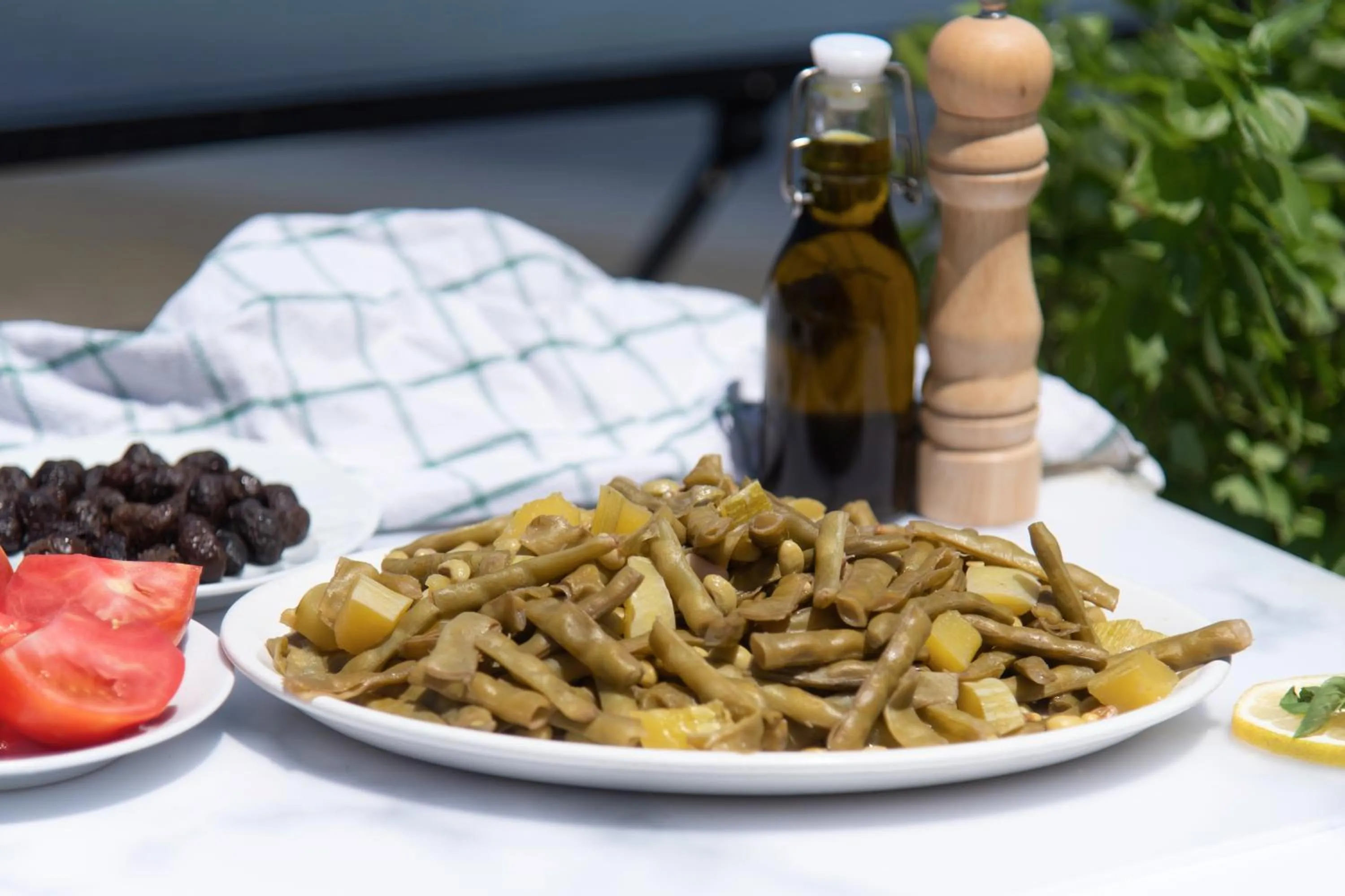 Restaurant/places to eat in Tylos Beach Hotel