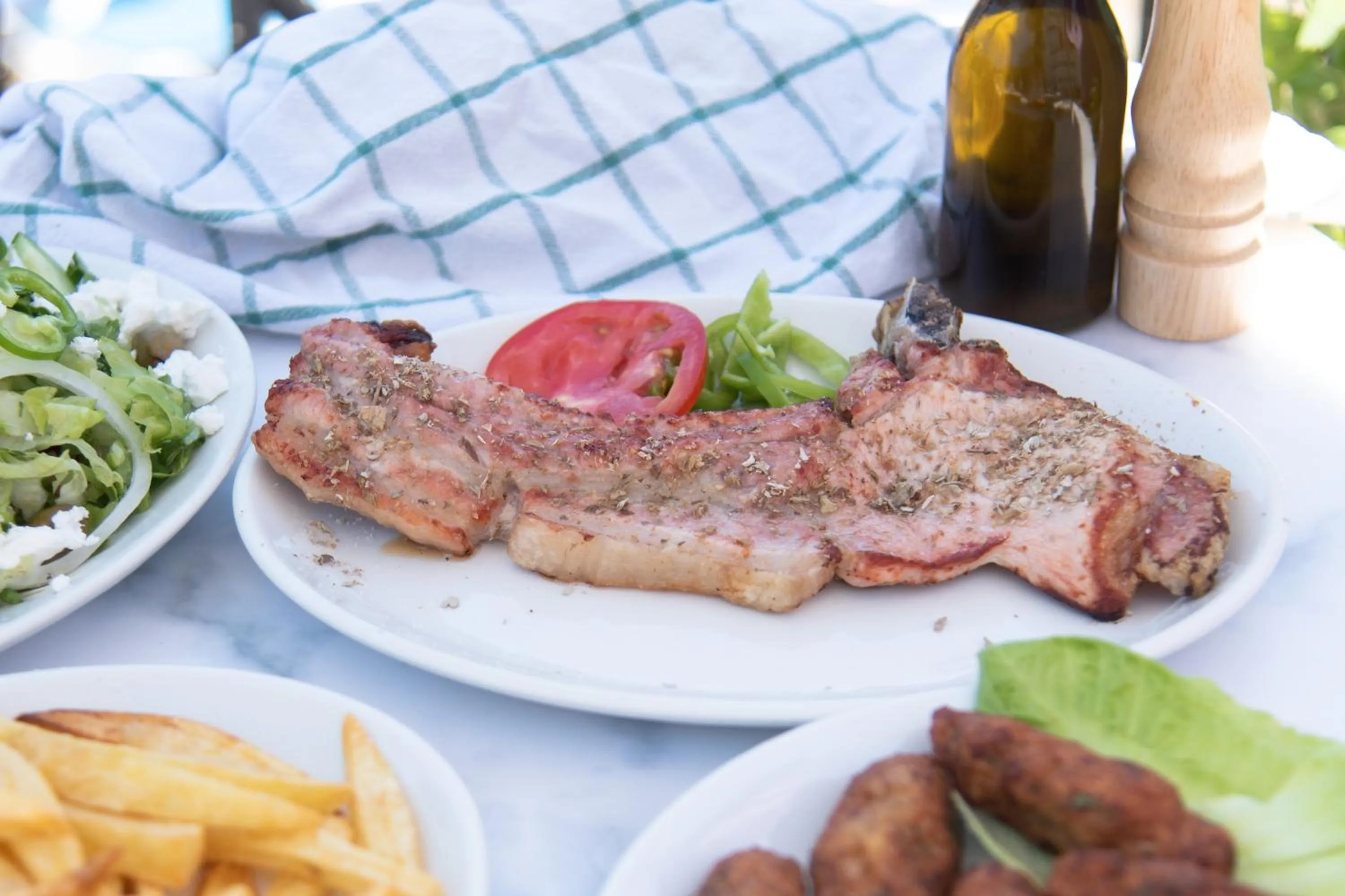 Restaurant/places to eat in Tylos Beach Hotel