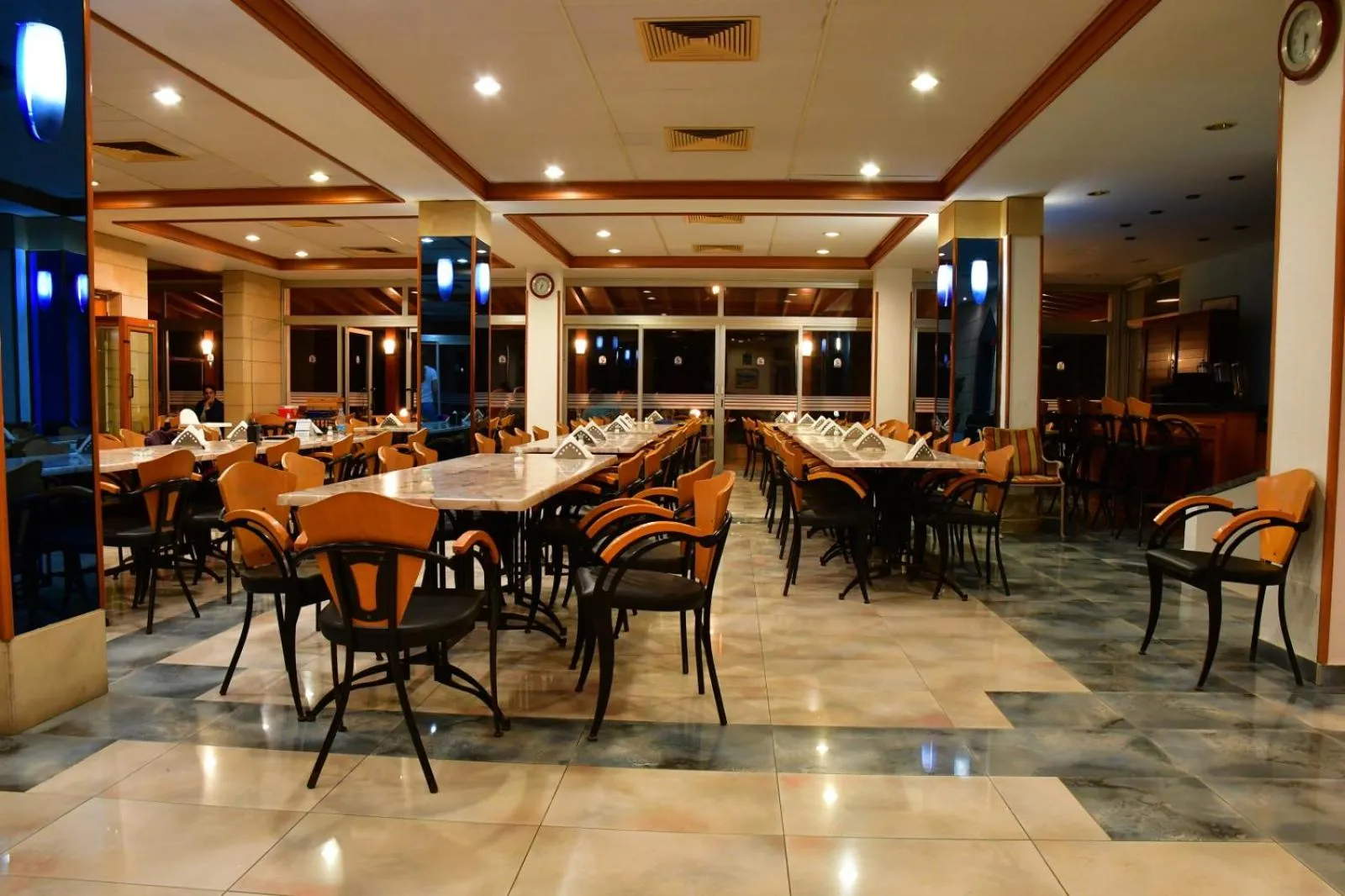 Restaurant/places to eat in Tylos Beach Hotel