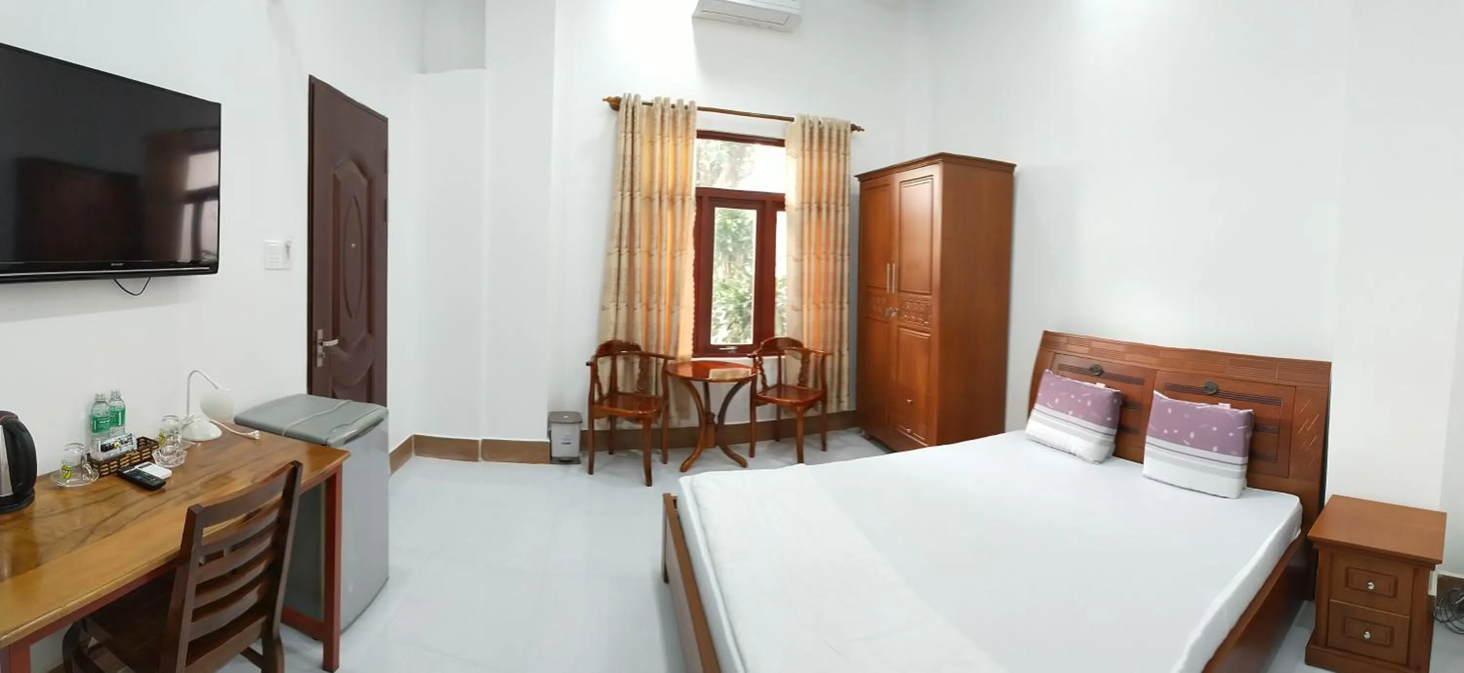 Photo of the whole room, Bed in Khách Sạn Nhà Hàng Ngọc Hân