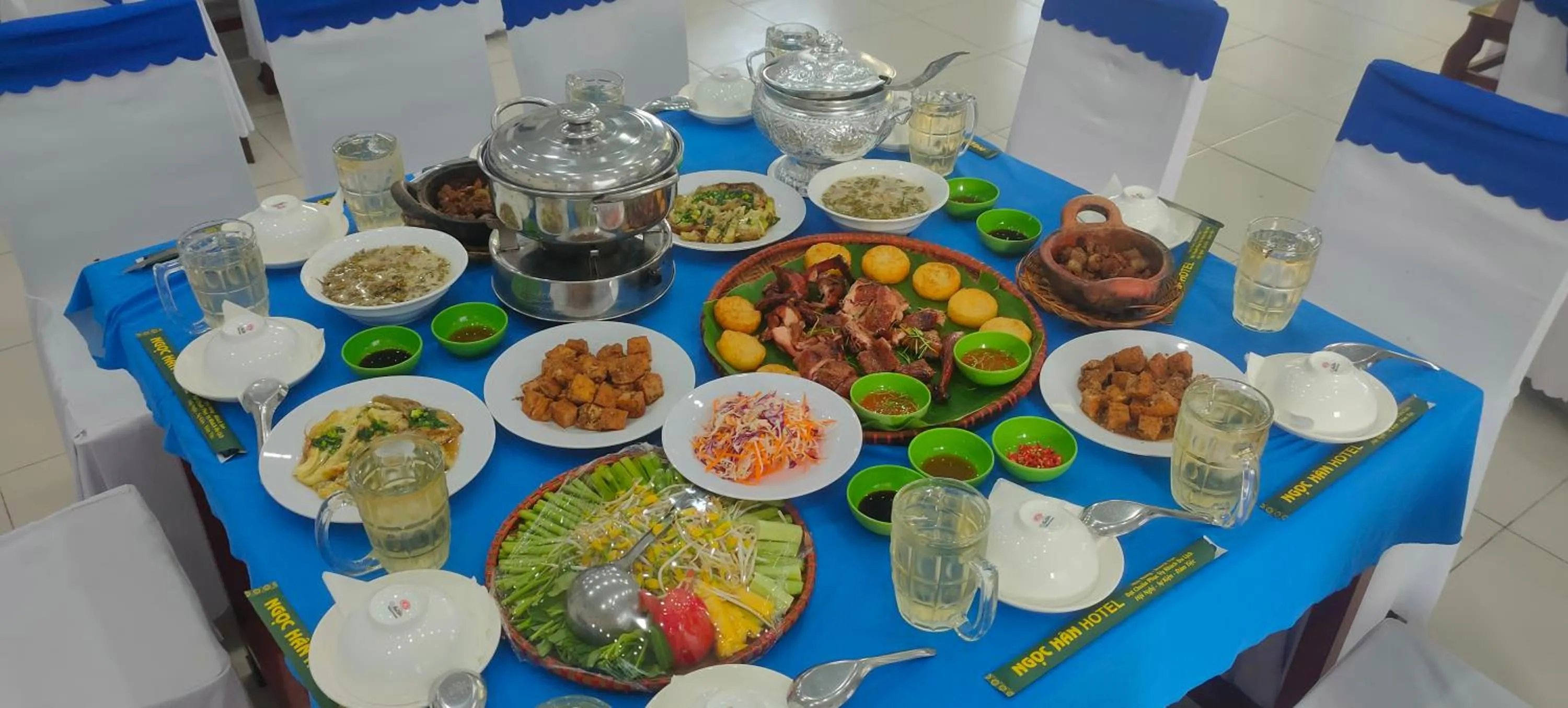 Food in Khách Sạn Nhà Hàng Ngọc Hân