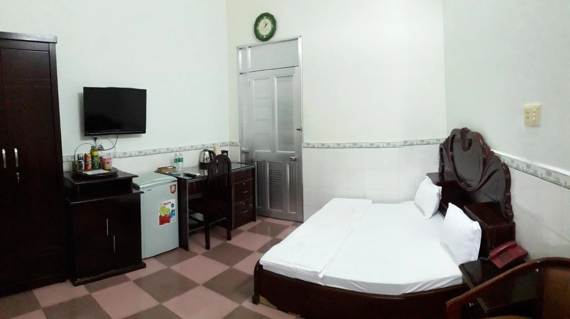 Photo of the whole room, Bed in Khách Sạn Nhà Hàng Ngọc Hân