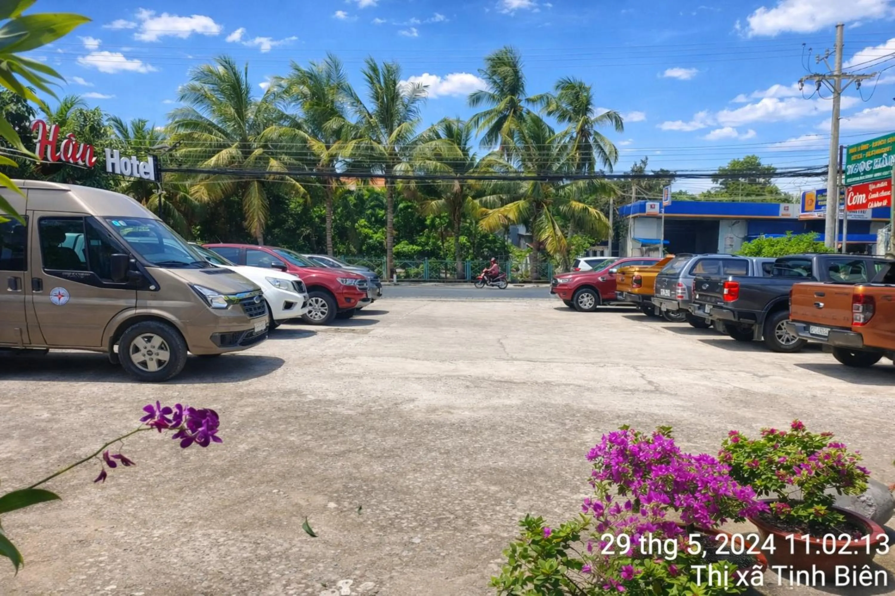 Day in Khách Sạn Nhà Hàng Ngọc Hân