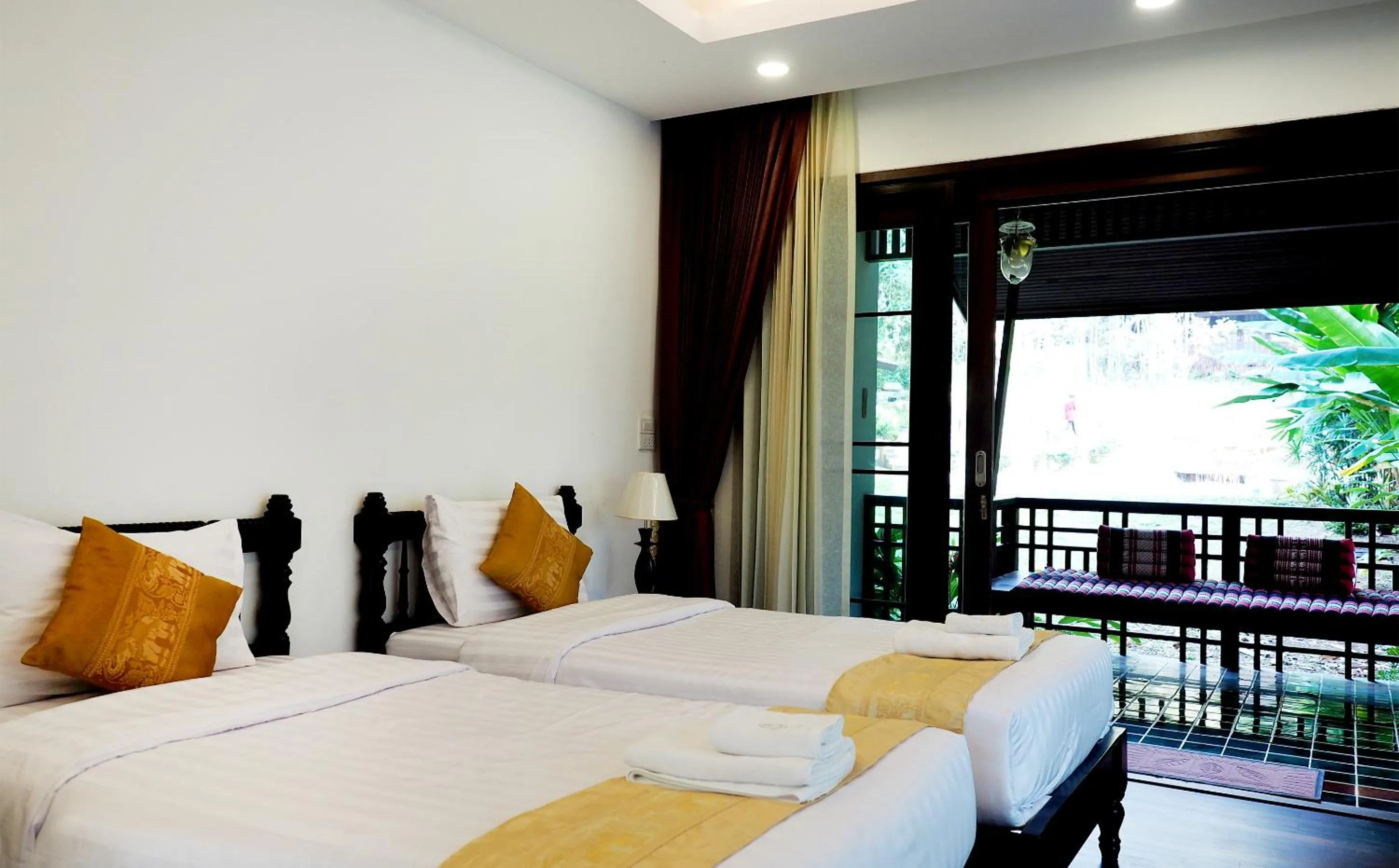 Photo of the whole room, Bed in คุ้มสะเมิง-Samoeng Center