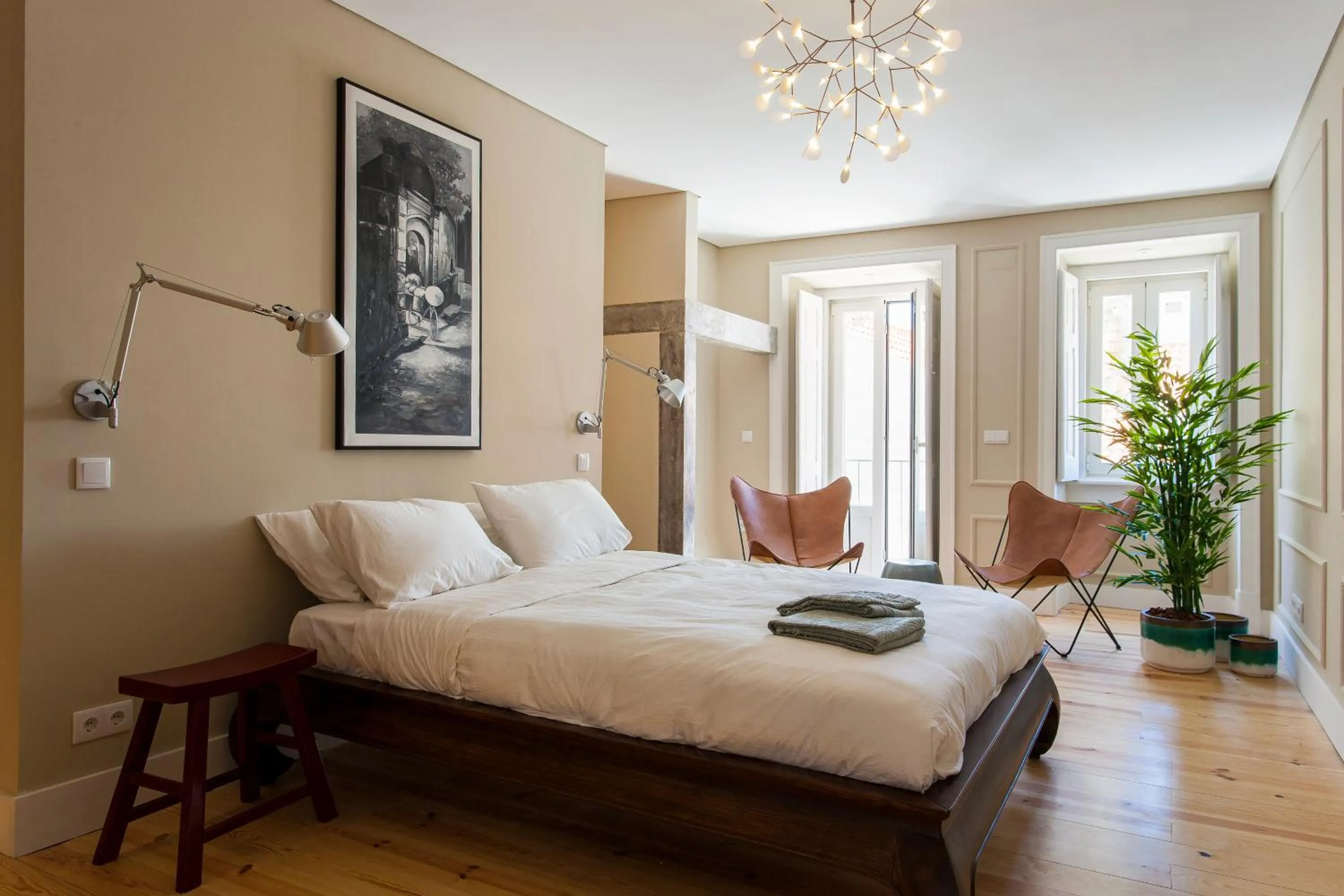 Bed in LuxLapa Duplex