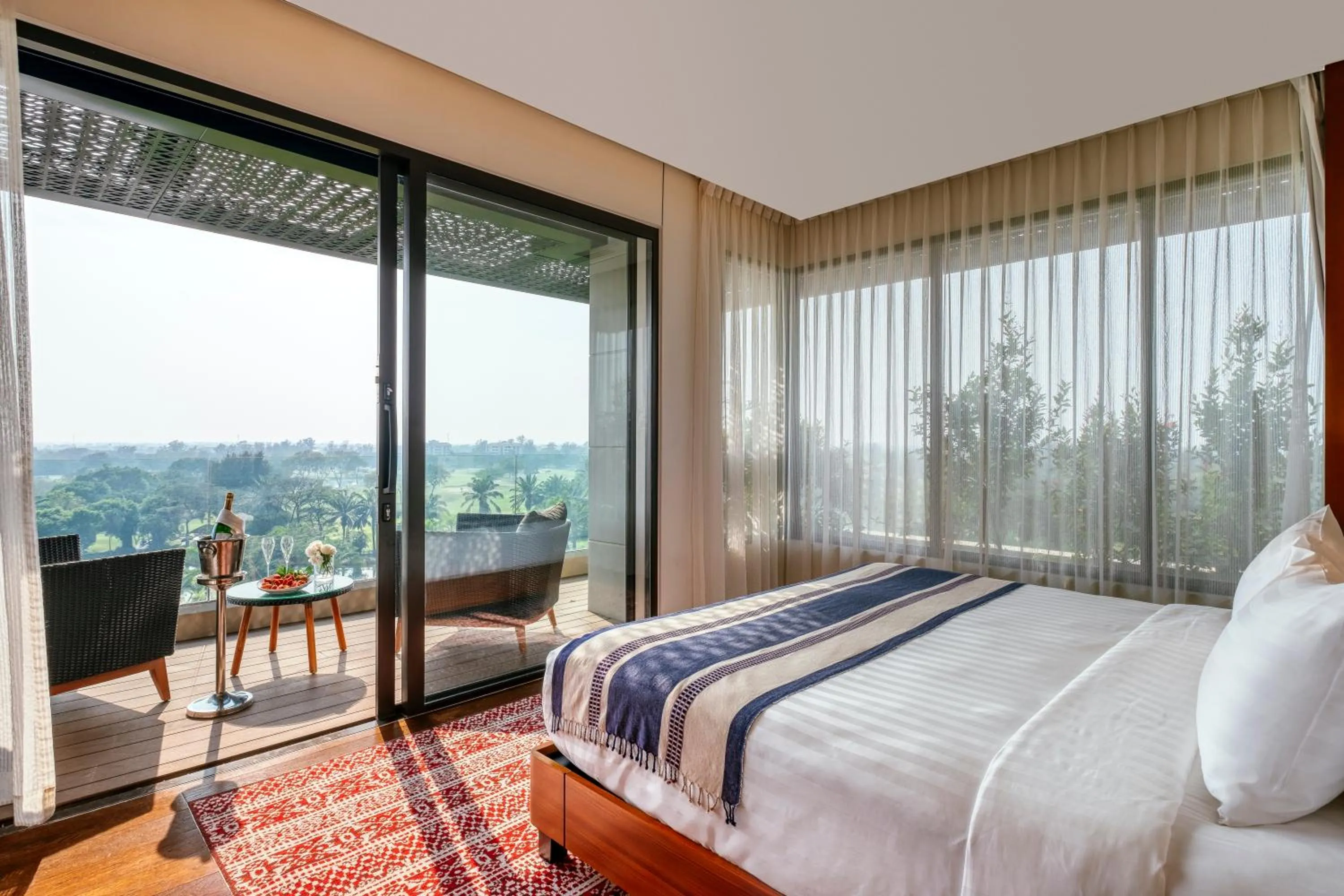 Bedroom, Bed in Awei Metta (Yangon)