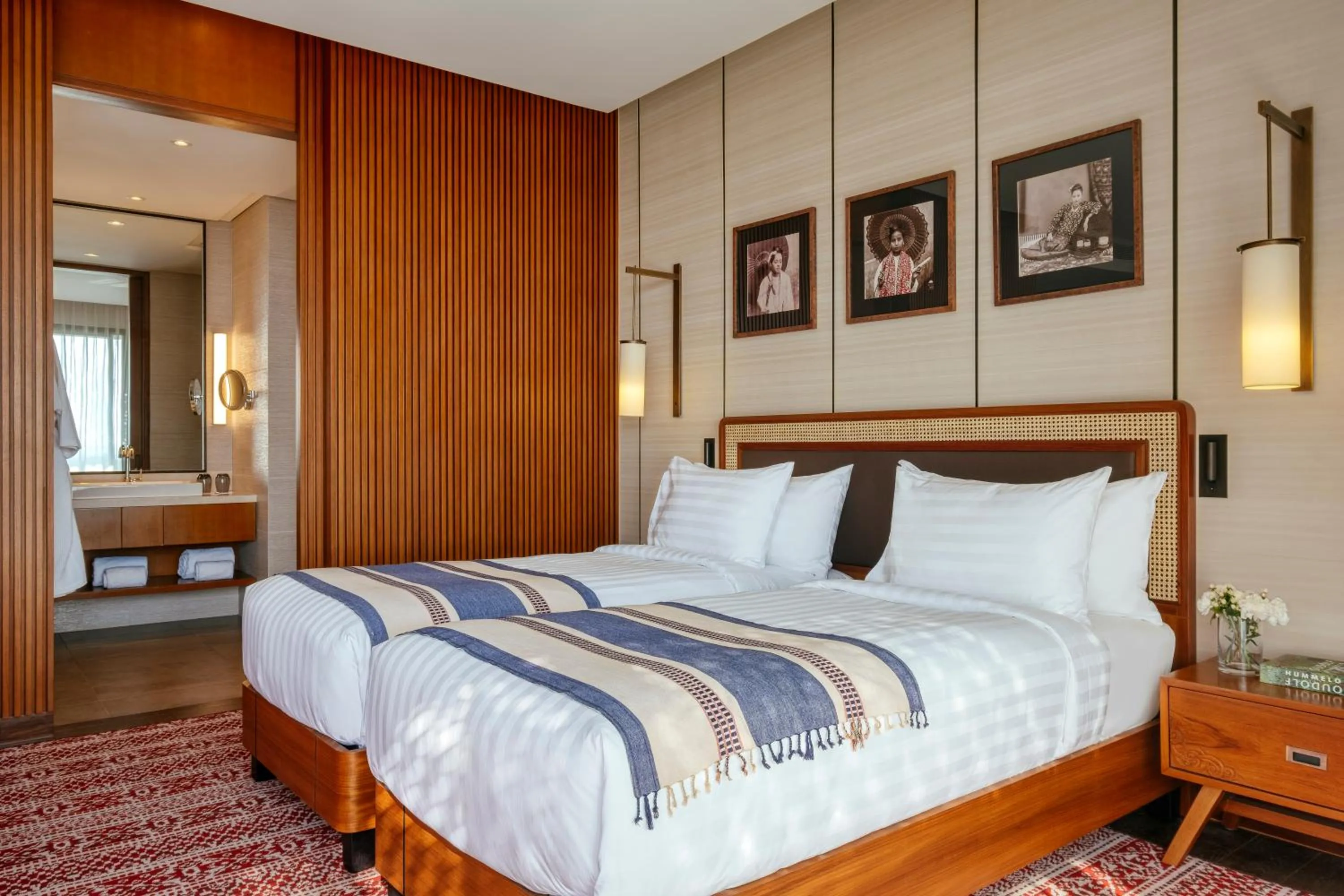 Bedroom, Bed in Awei Metta (Yangon)