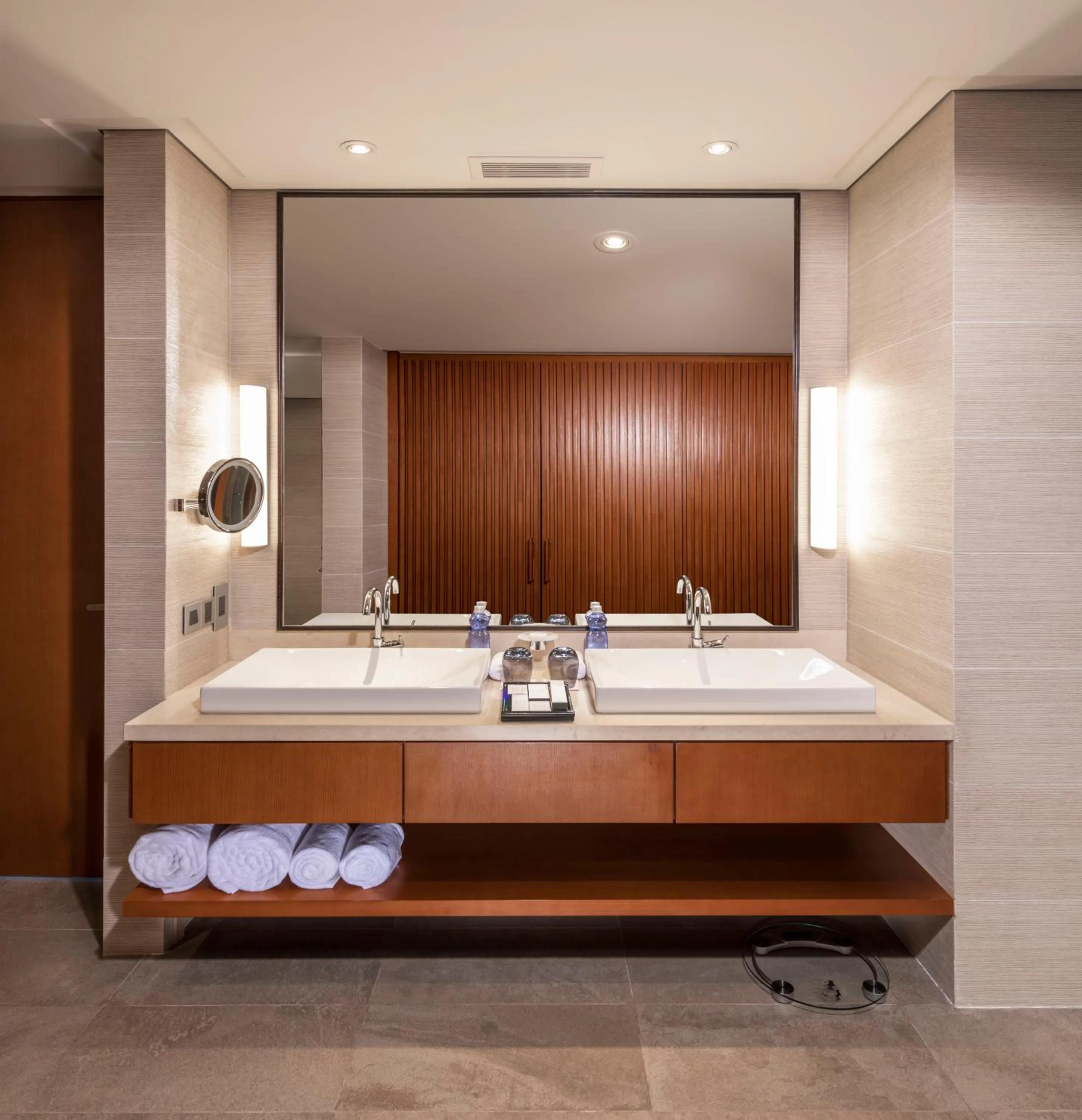 Bathroom in Awei Metta (Yangon)